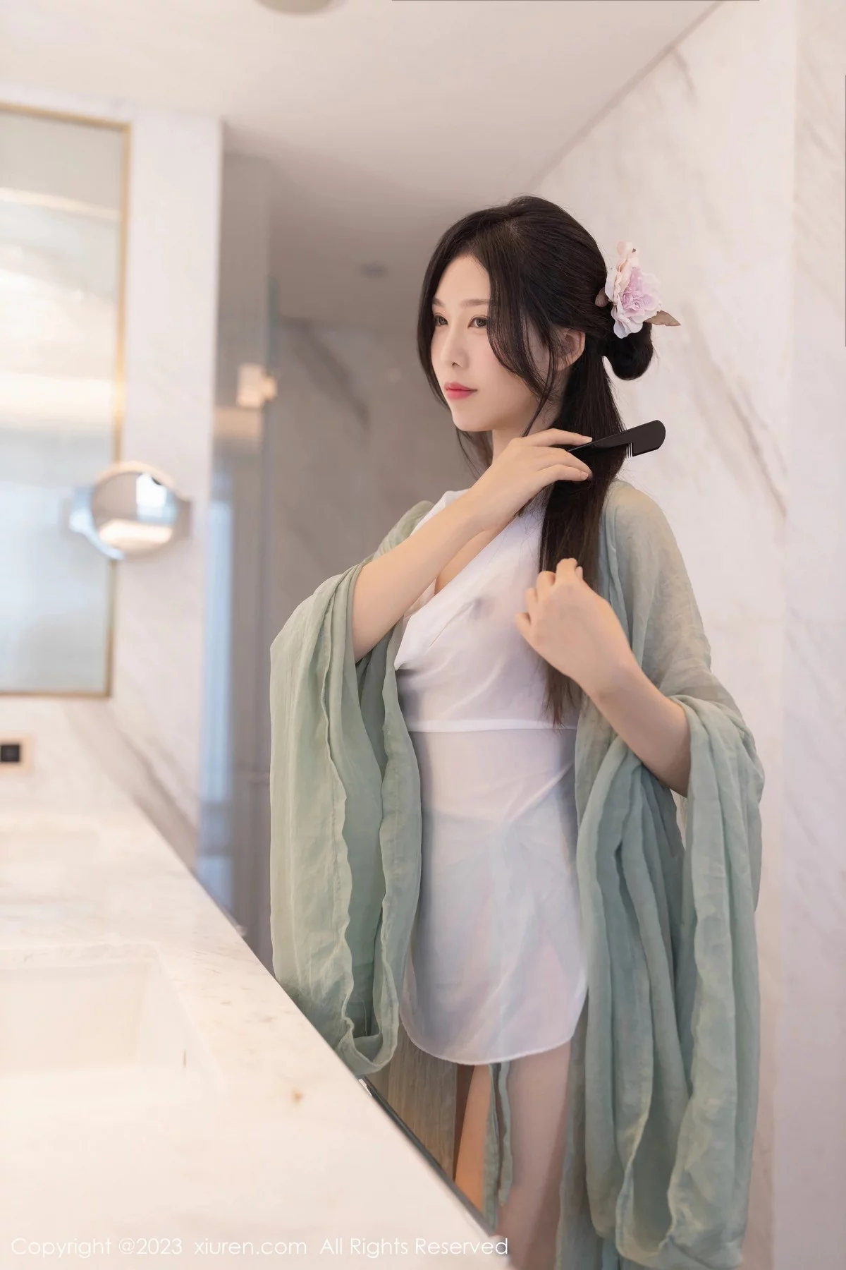 [[XiuRen秀人网]秀人网]No.6420_模特利世性感绿色古装服饰配白色薄纱秀曼妙身姿迷人诱惑写真74P