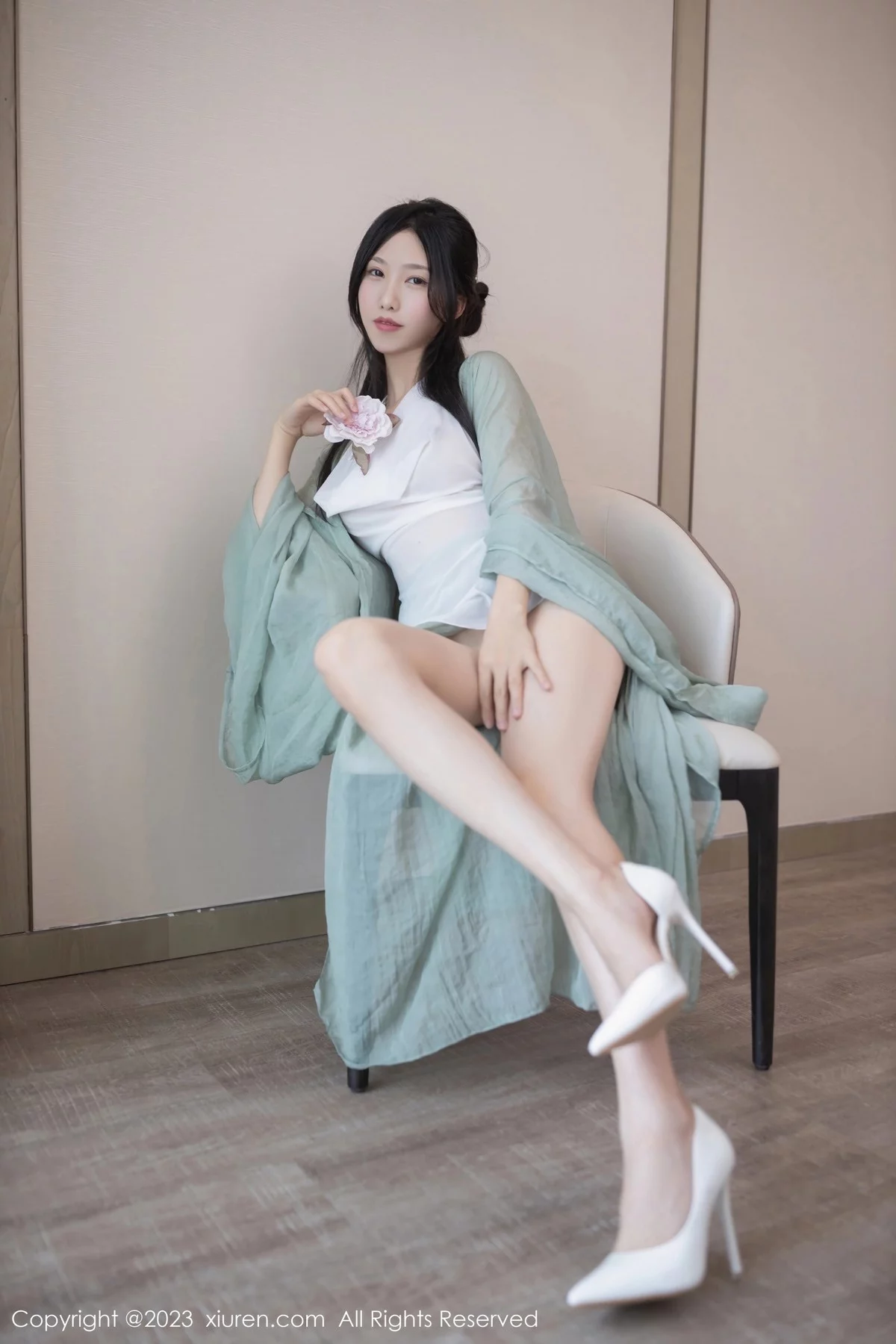 [[XiuRen秀人网]秀人网]No.6420_模特利世性感绿色古装服饰配白色薄纱秀曼妙身姿迷人诱惑写真74P