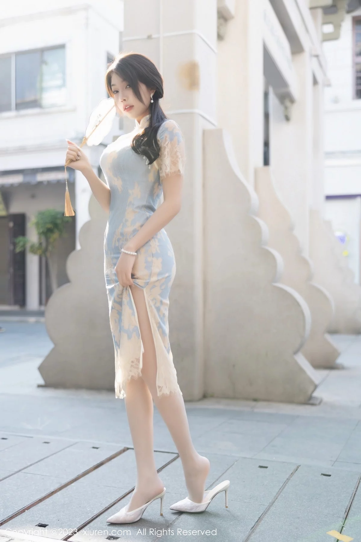 [[XiuRen秀人网]秀人网]No.6434_女神徐莉芝Booty脱浅色旗袍露蓝浅色蕾丝内衣开档肉丝诱惑写真87P