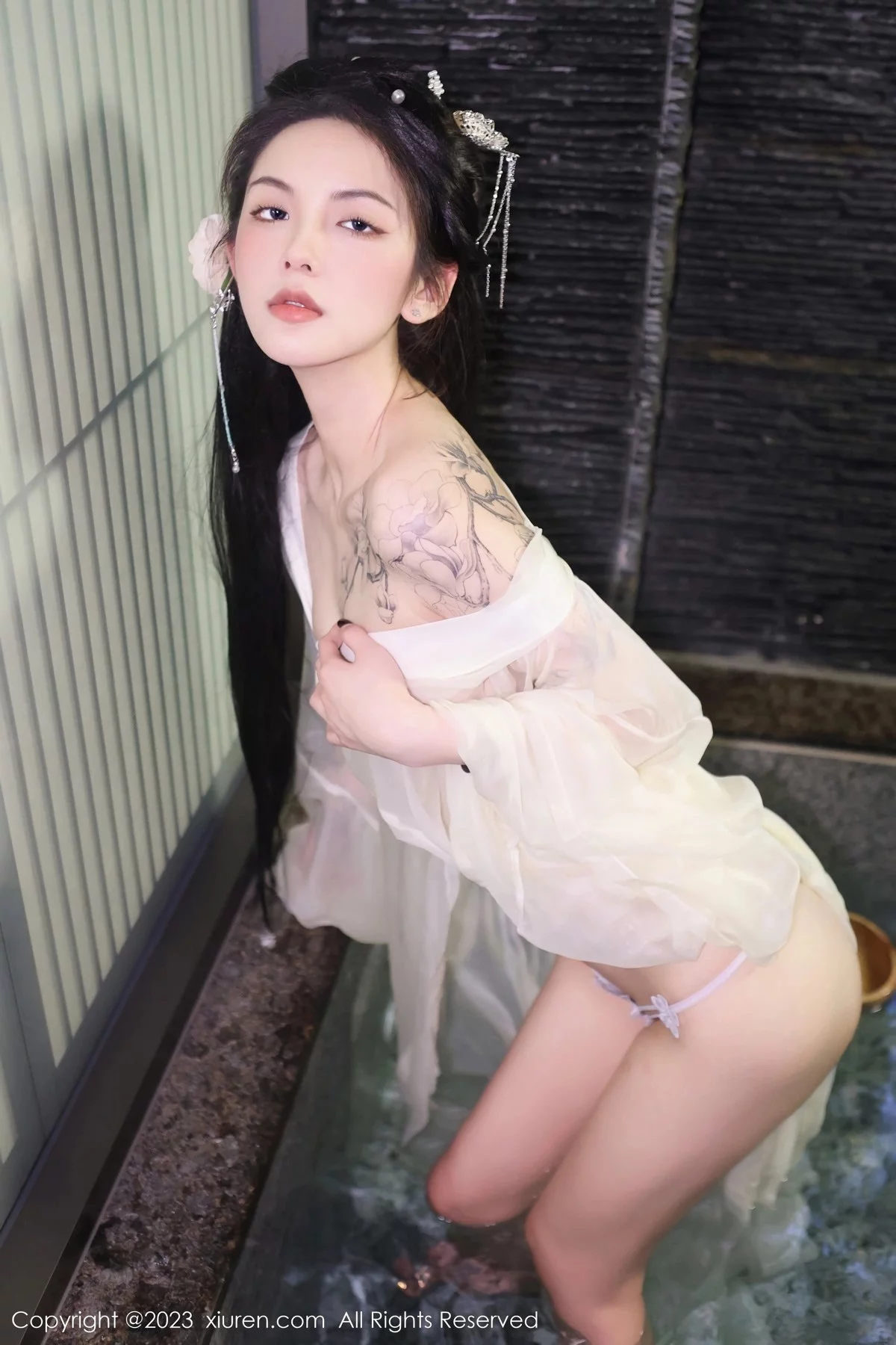 [[XiuRen秀人网]秀人网]No.6430_模特乔一一温泉浴池白纱轻透古装服饰秀惹火身材极致诱惑写真82P