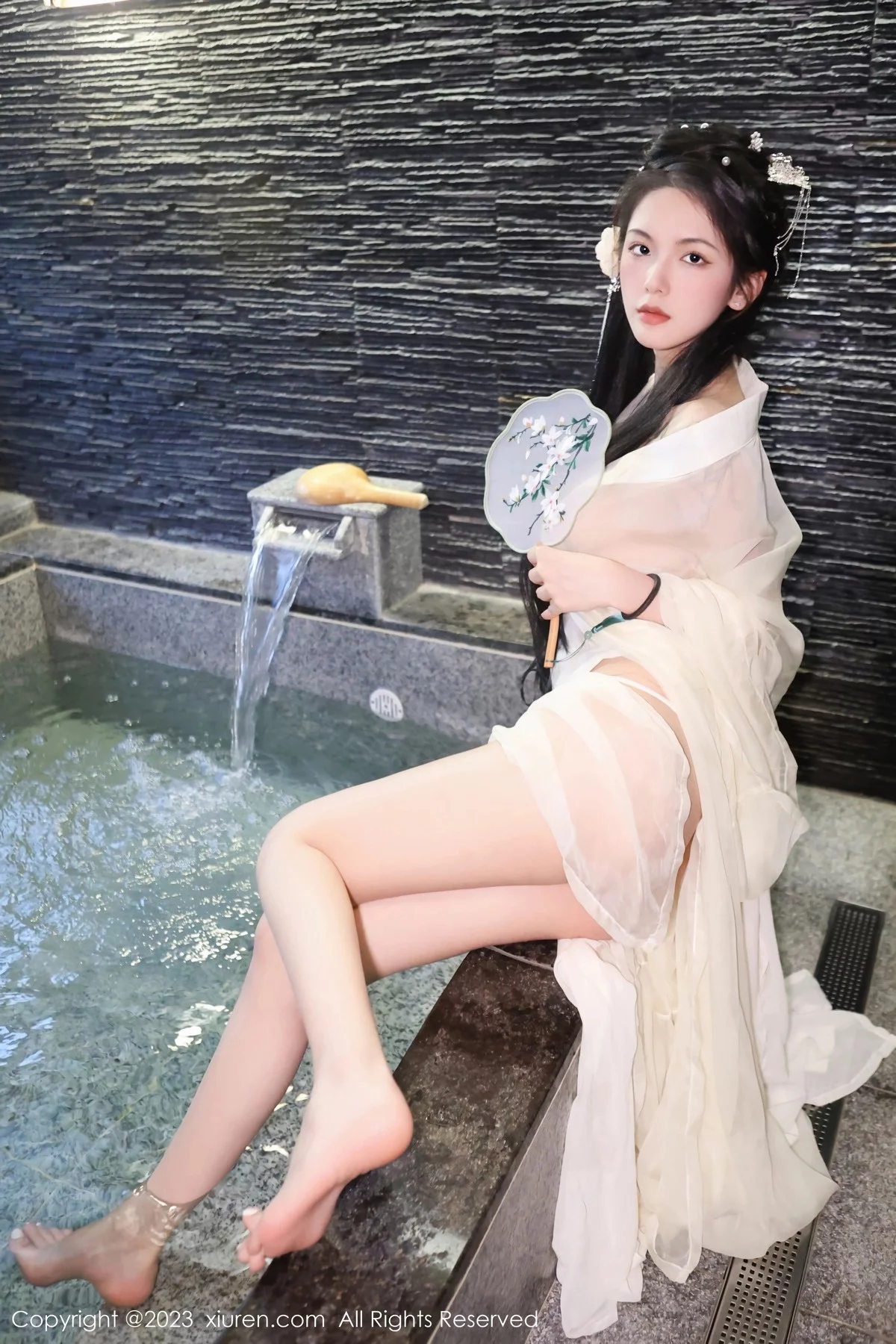 [[XiuRen秀人网]秀人网]No.6430_模特乔一一温泉浴池白纱轻透古装服饰秀惹火身材极致诱惑写真82P