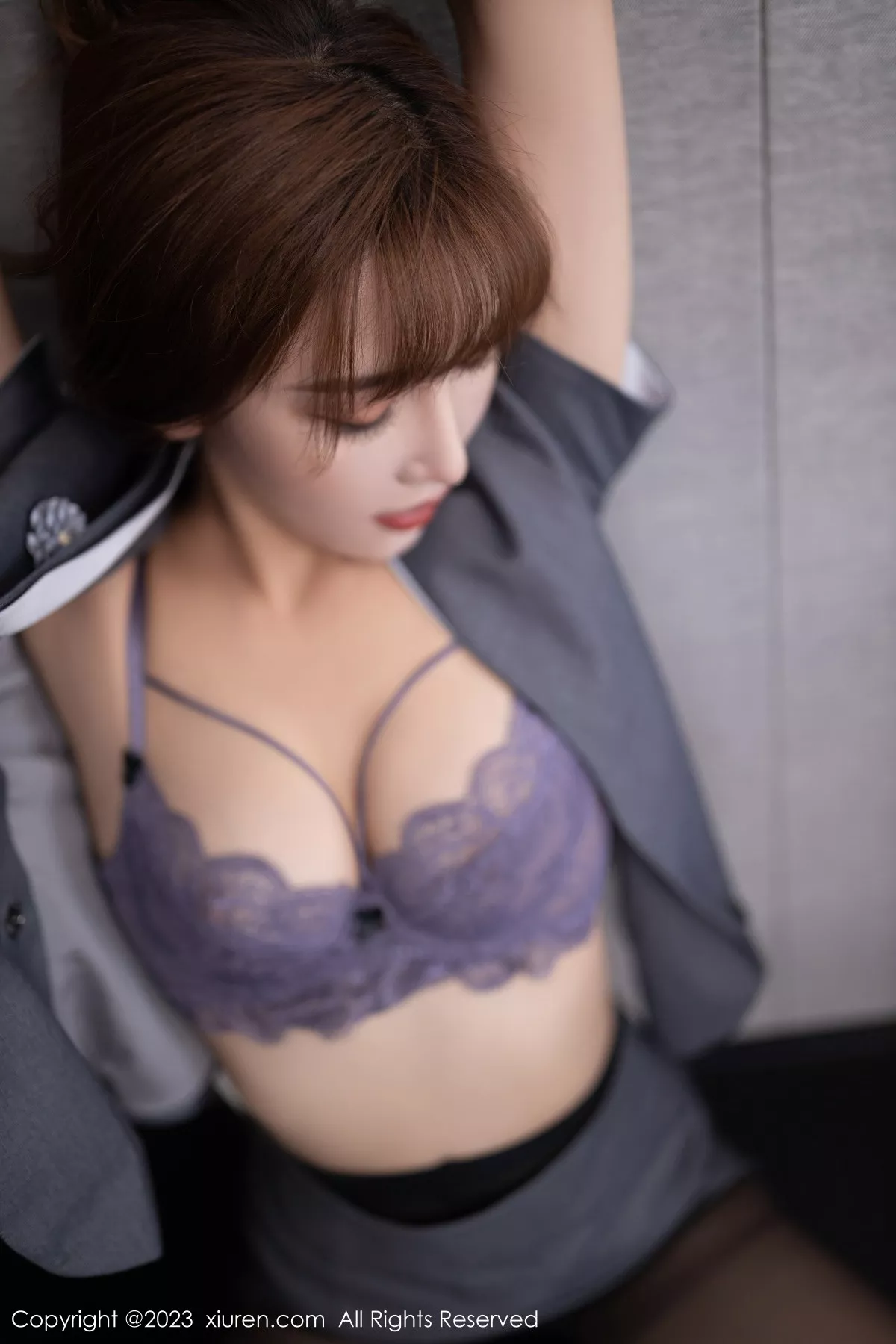 [[XiuRen秀人网]秀人网]No.7423_模特陆萱萱捆绑主题性感深灰色Ol服饰露紫灰蕾丝内衣诱惑写真80P