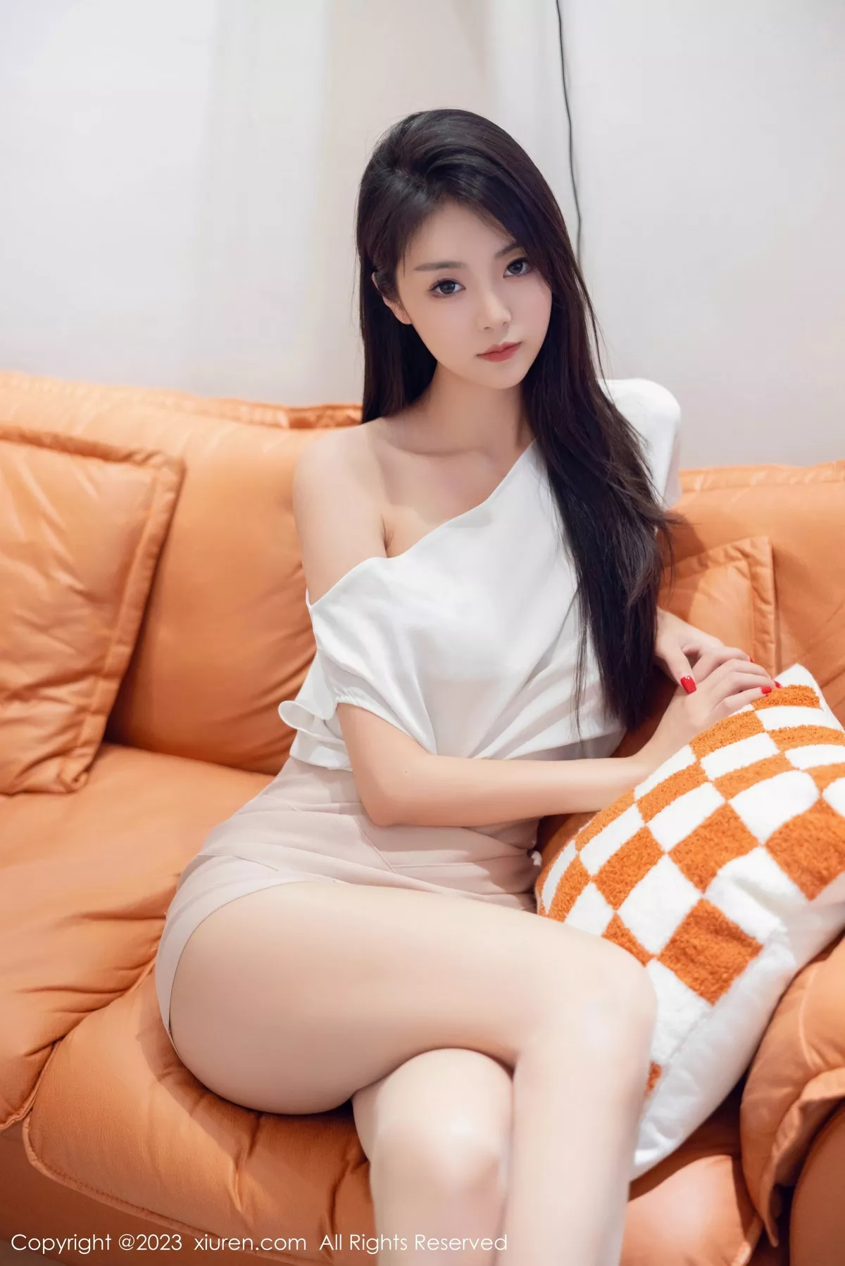 [[XiuRen秀人网]秀人网]No.7457_模特可乐Vicky性感白色上衣配粉色短裙露原色丝袜妩媚诱惑写真95P