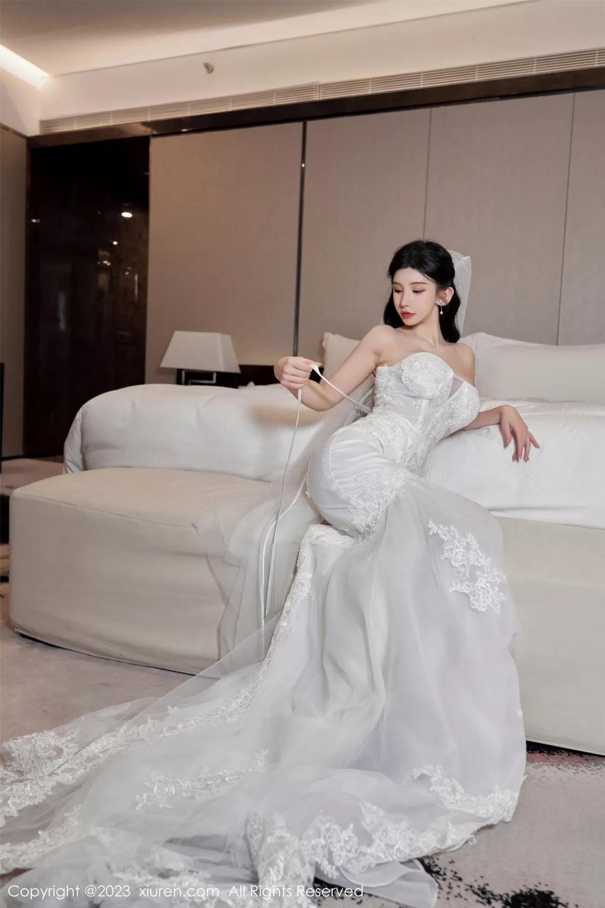[[XiuRen秀人网]秀人网]No.7463_女神周于希Sally性感白色婚纱+白色蕾丝情趣服饰完美诱惑写真100P