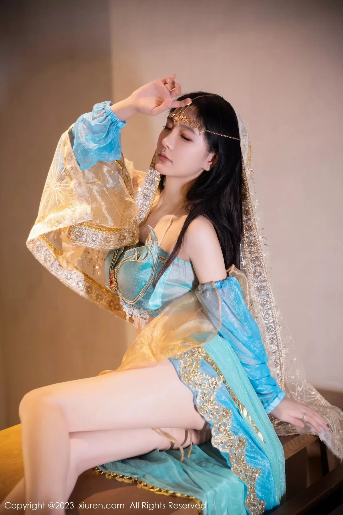 [[XiuRen秀人网]秀人网]No.7469_模特幼幼性感蓝色西域舞娘短裙露黑色内裤秀白嫩美腿诱惑写真82P
