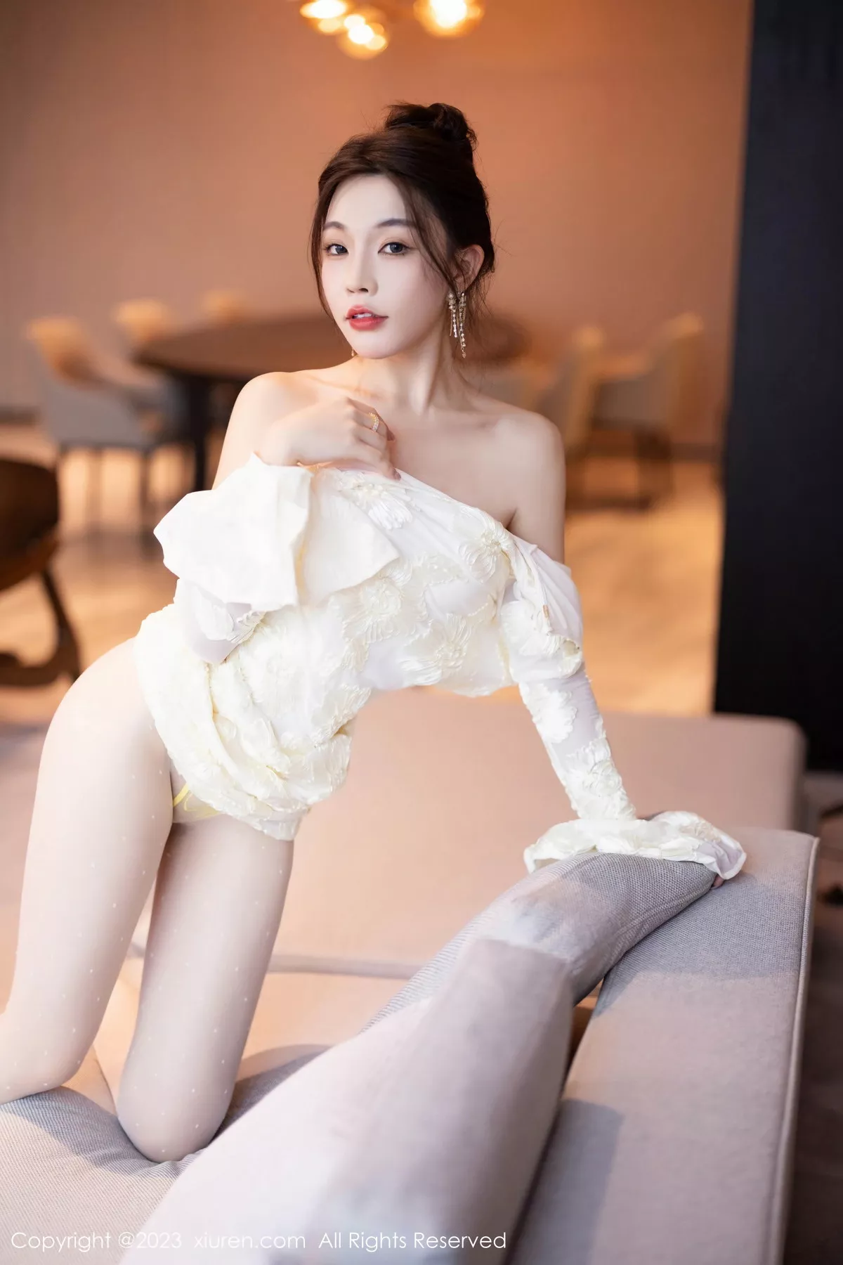 [[XiuRen秀人网]秀人网]No.7476_女神徐莉芝性感淡黄连衣短裙+黄色情趣内衣秀惹火身材诱惑写真85P