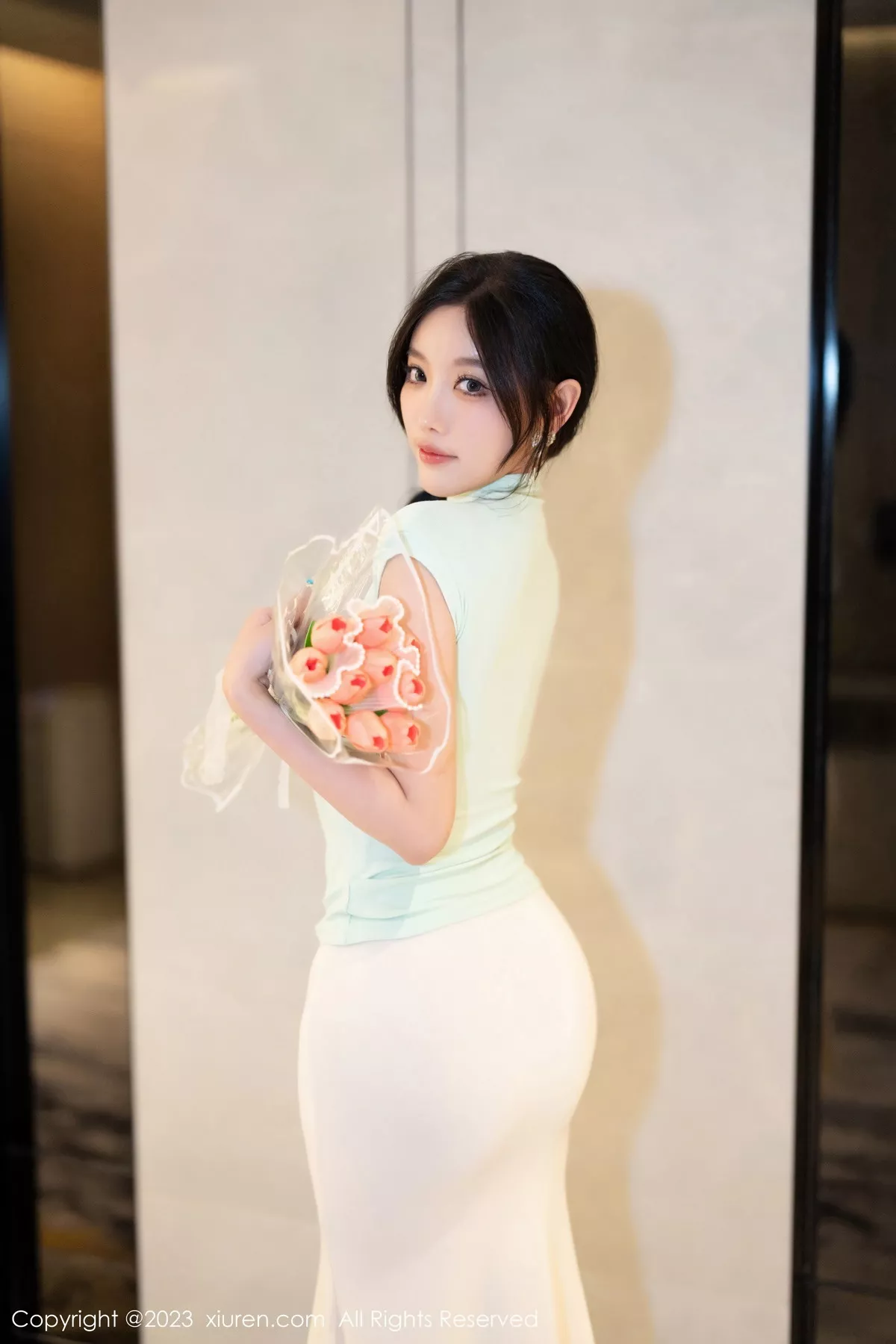 [[XiuRen秀人网]秀人网]No.7481_女神杨晨晨Yome淡绿色上衣露白色蕾丝内衣秀丰腴身材诱惑写真84P