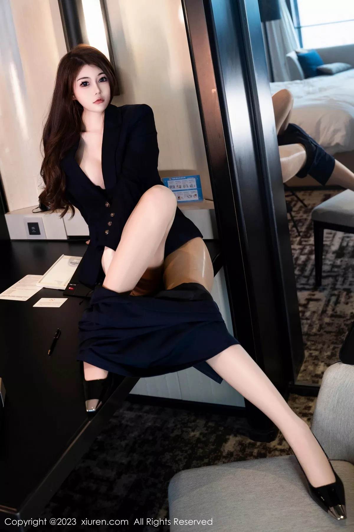 [[XiuRen秀人网]秀人网]No.7484_模特甜妮性感黑色OL制服配开档肉丝半脱秀惹火身材诱惑写真66P