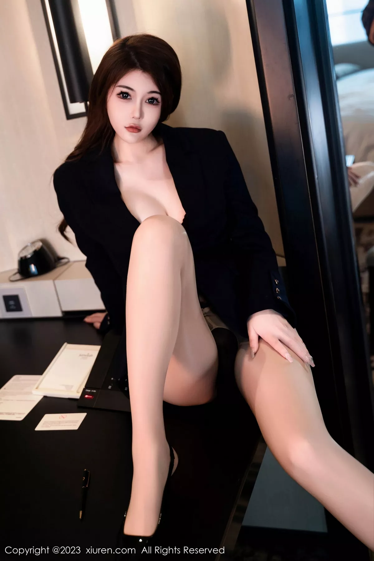 [[XiuRen秀人网]秀人网]No.7484_模特甜妮性感黑色OL制服配开档肉丝半脱秀惹火身材诱惑写真66P