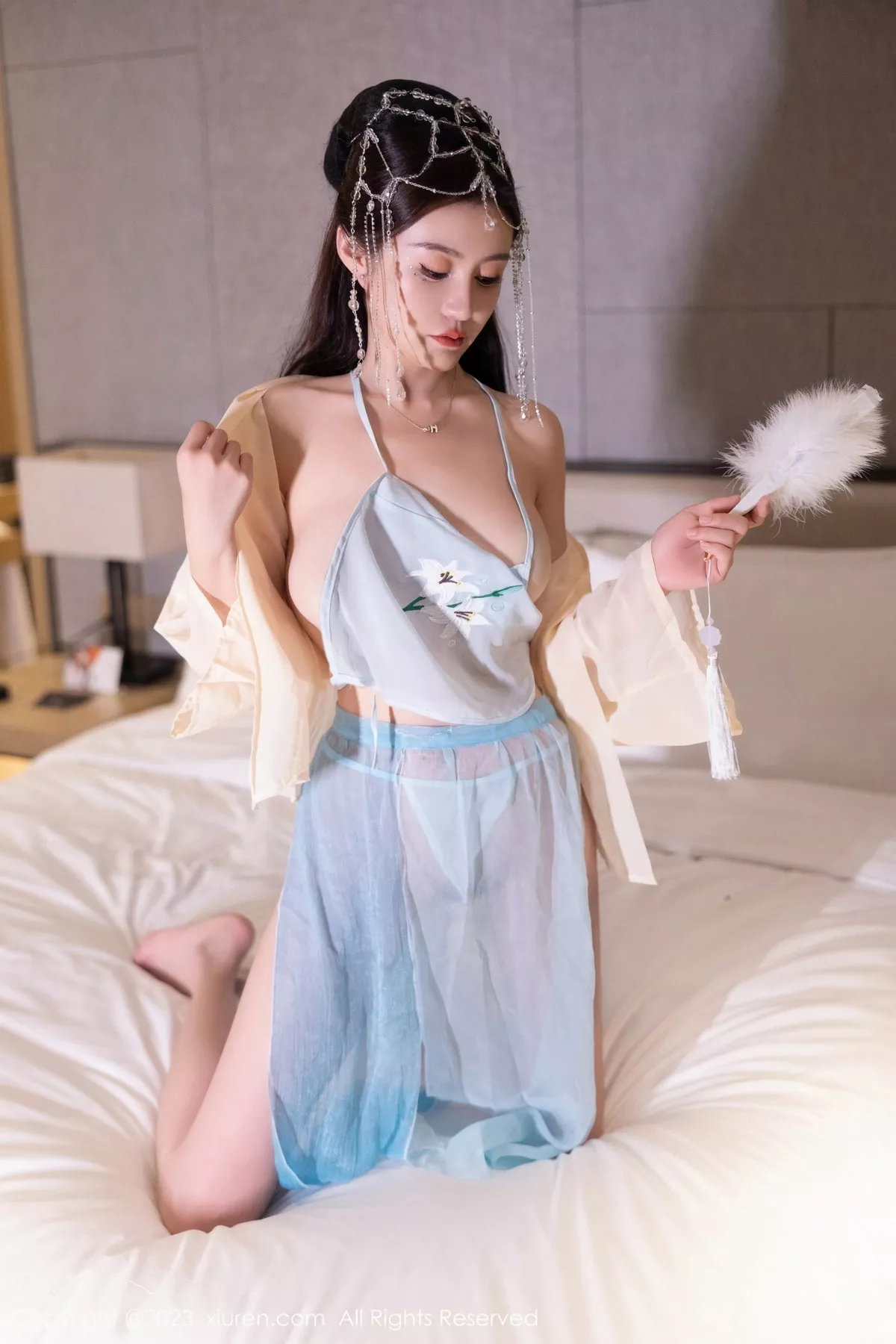 [[XiuRen秀人网]秀人网]No.7514_模特唐宁宁私房浴室性感浅色薄纱古装服饰秀丰腴身姿诱惑写真75P