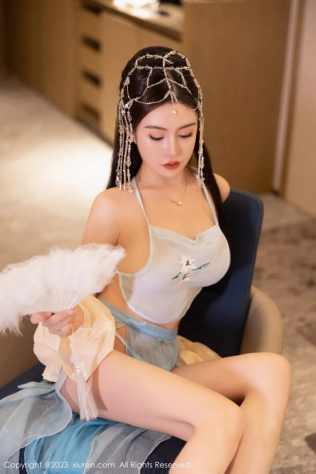 [[XiuRen秀人网]秀人网]No.7514_模特唐宁宁私房浴室性感浅色薄纱古装服饰秀丰腴身姿诱惑写真75P