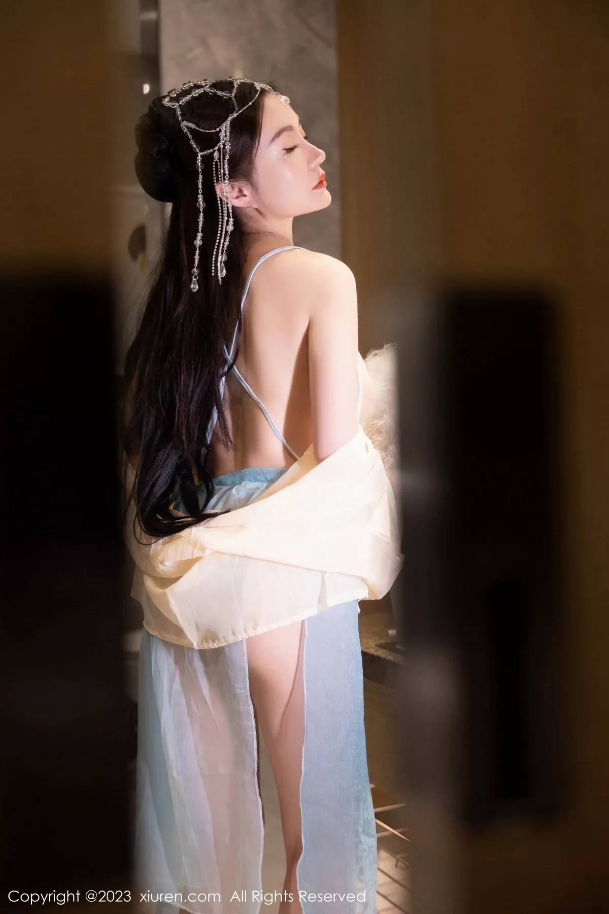 [[XiuRen秀人网]秀人网]No.7514_模特唐宁宁私房浴室性感浅色薄纱古装服饰秀丰腴身姿诱惑写真75P
