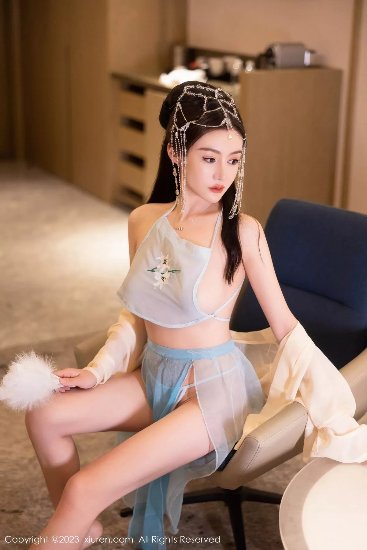 [[XiuRen秀人网]秀人网]No.7514_模特唐宁宁私房浴室性感浅色薄纱古装服饰秀丰腴身姿诱惑写真75P