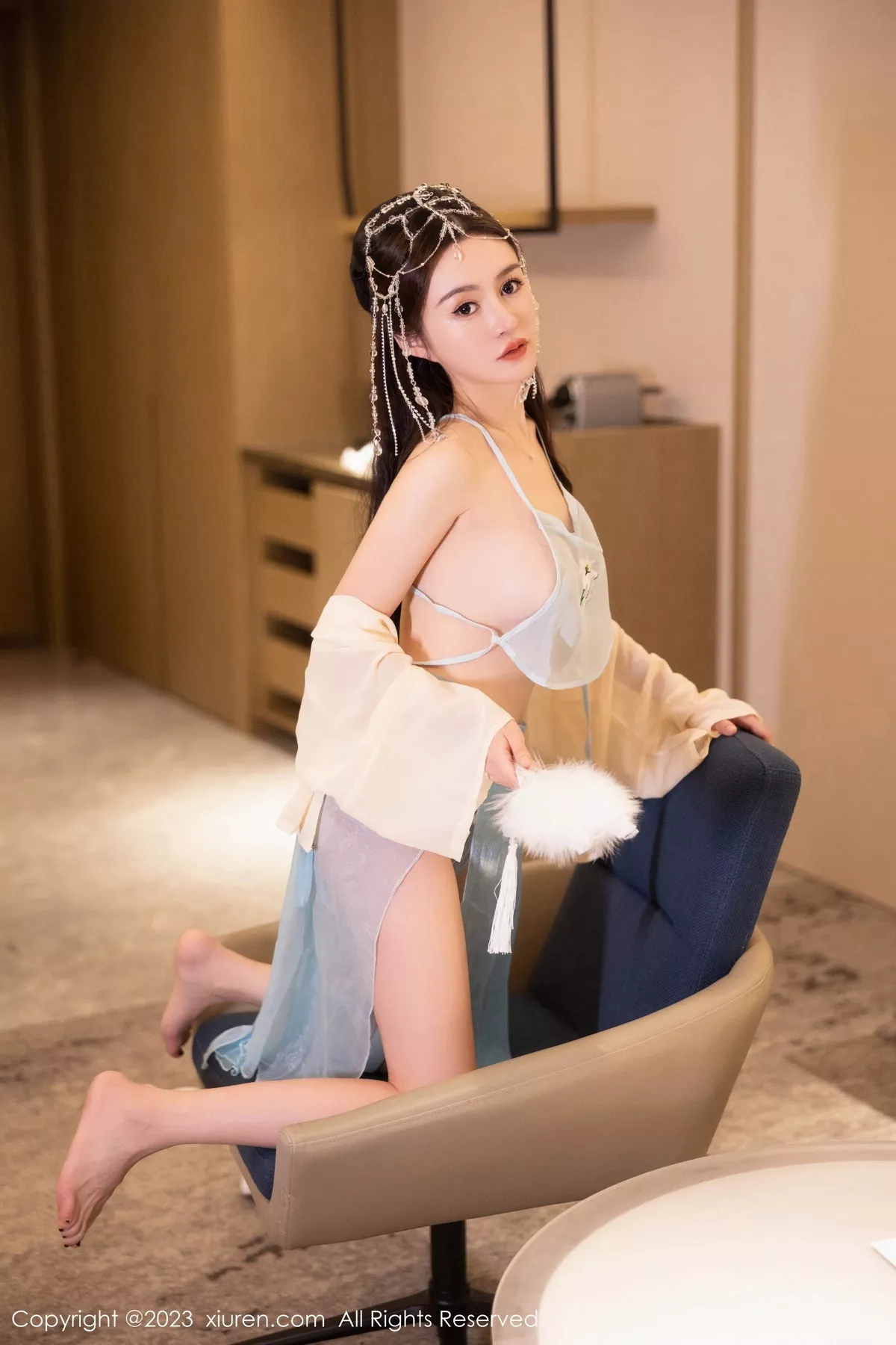 [[XiuRen秀人网]秀人网]No.7514_模特唐宁宁私房浴室性感浅色薄纱古装服饰秀丰腴身姿诱惑写真75P