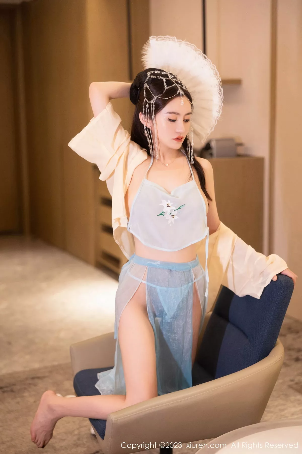 [[XiuRen秀人网]秀人网]No.7514_模特唐宁宁私房浴室性感浅色薄纱古装服饰秀丰腴身姿诱惑写真75P