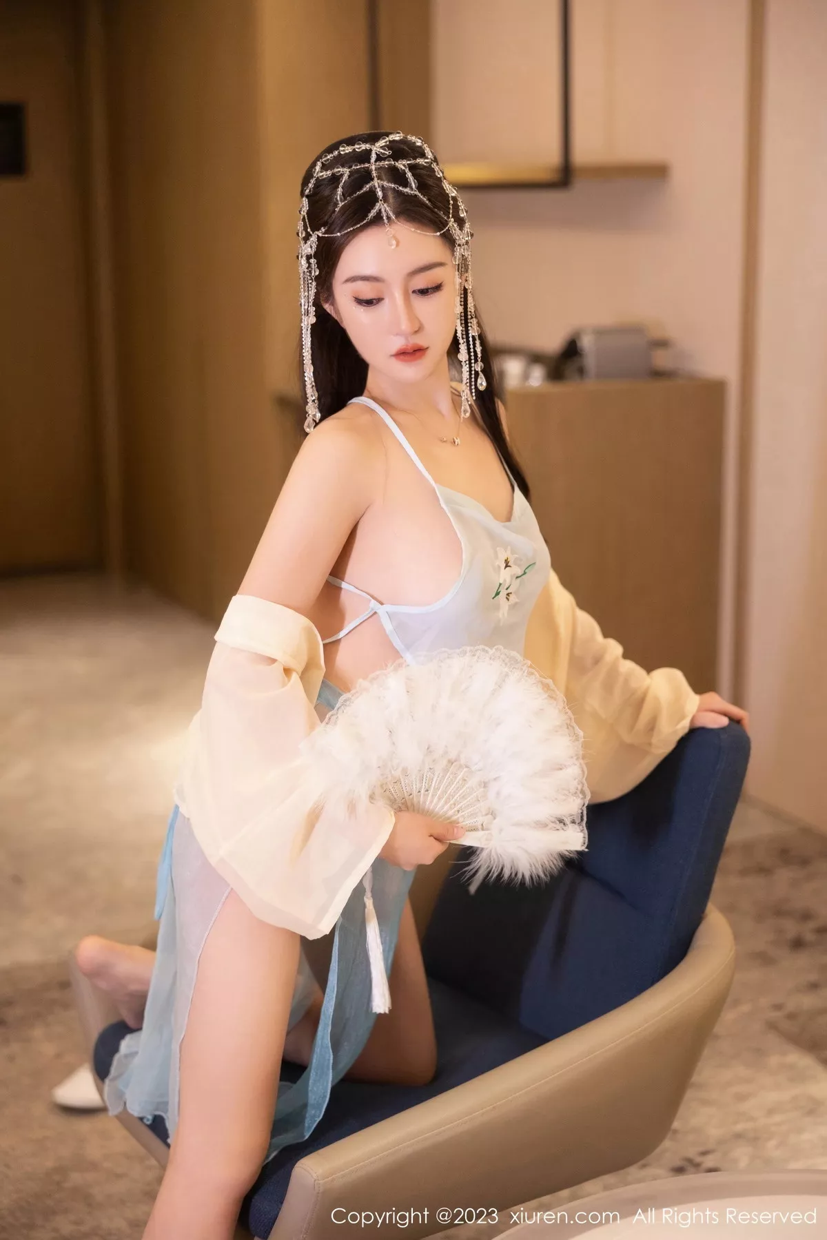 [[XiuRen秀人网]秀人网]No.7514_模特唐宁宁私房浴室性感浅色薄纱古装服饰秀丰腴身姿诱惑写真75P
