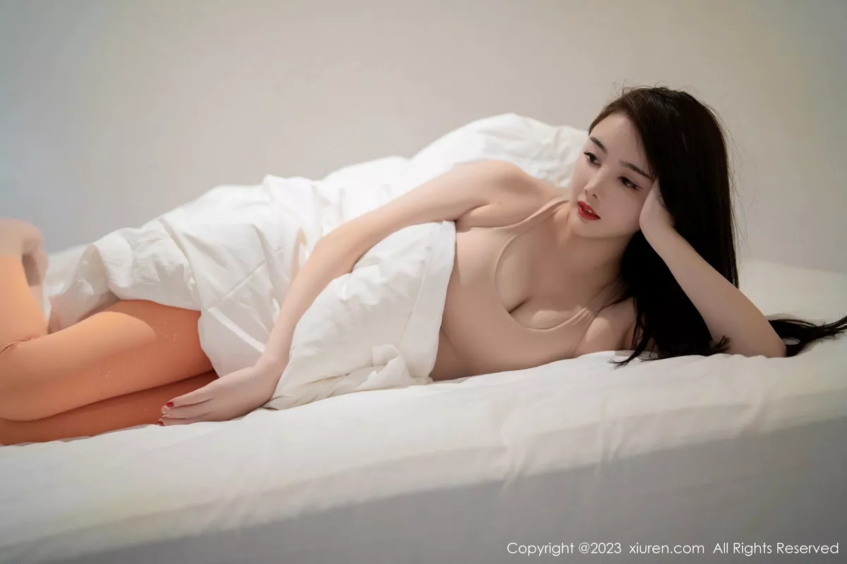 [[XiuRen秀人网]秀人网]No.7517_模特Summer宝宝红色露肩连衣长裙配肉丝袜秀曼妙身姿诱惑写真62P