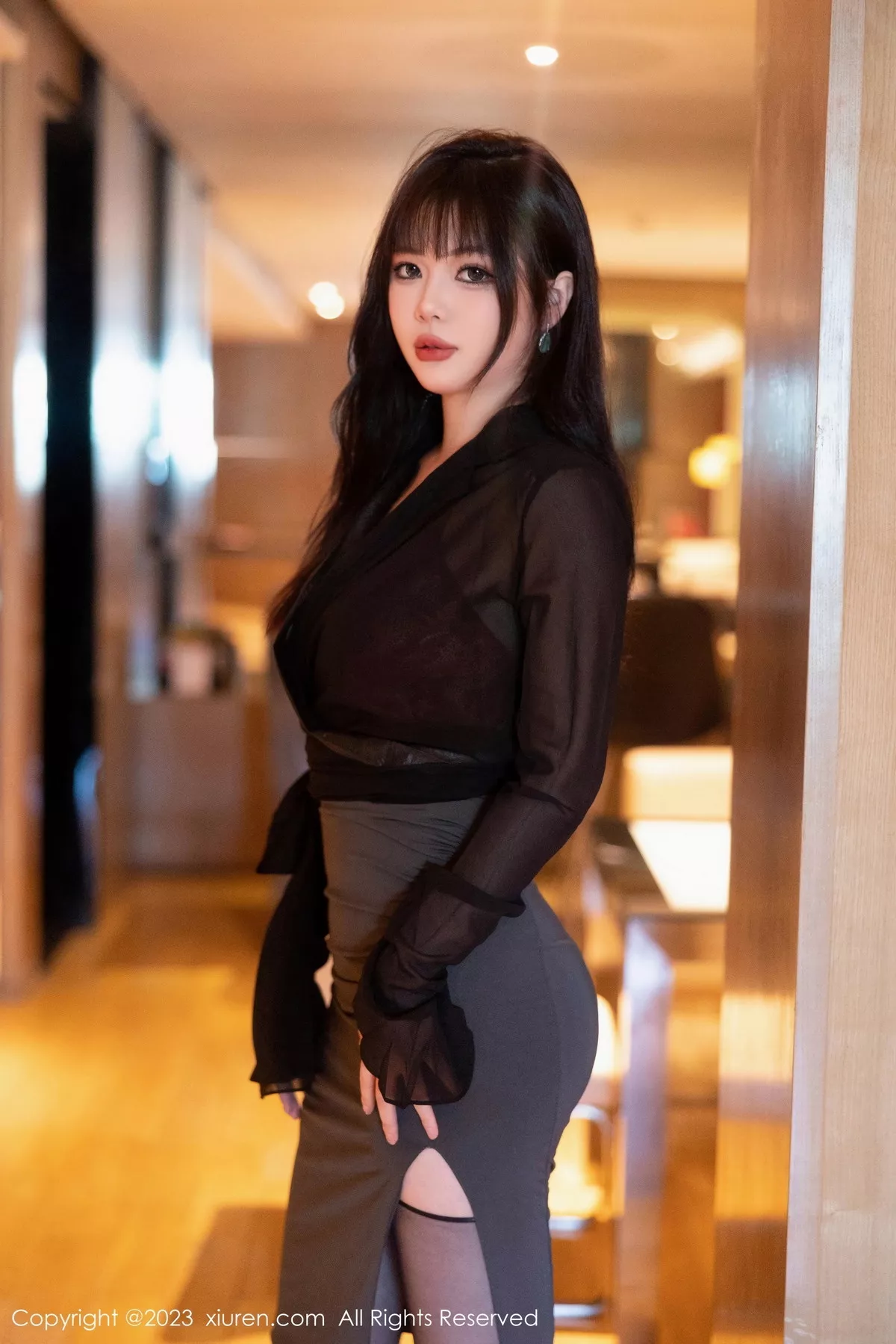 [[XiuRen秀人网]秀人网]No.7523_模特Arude薇薇性感红色蕾丝情趣内衣配黑丝吊袜极致魅惑写真83P