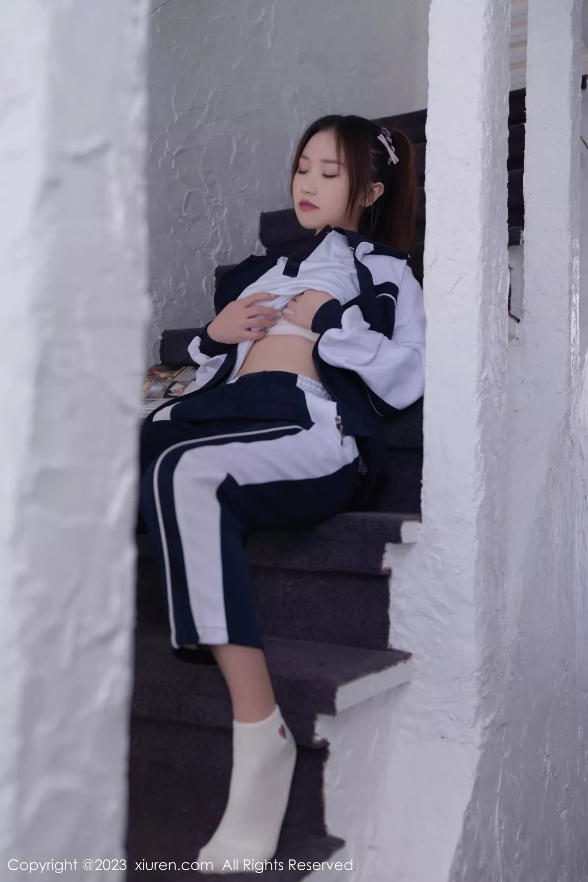 [[XiuRen秀人网]秀人网]No.7528_模特杏子Yada脱普蓝色学妹制服露白色内衣秀曼妙身姿诱惑写真89P