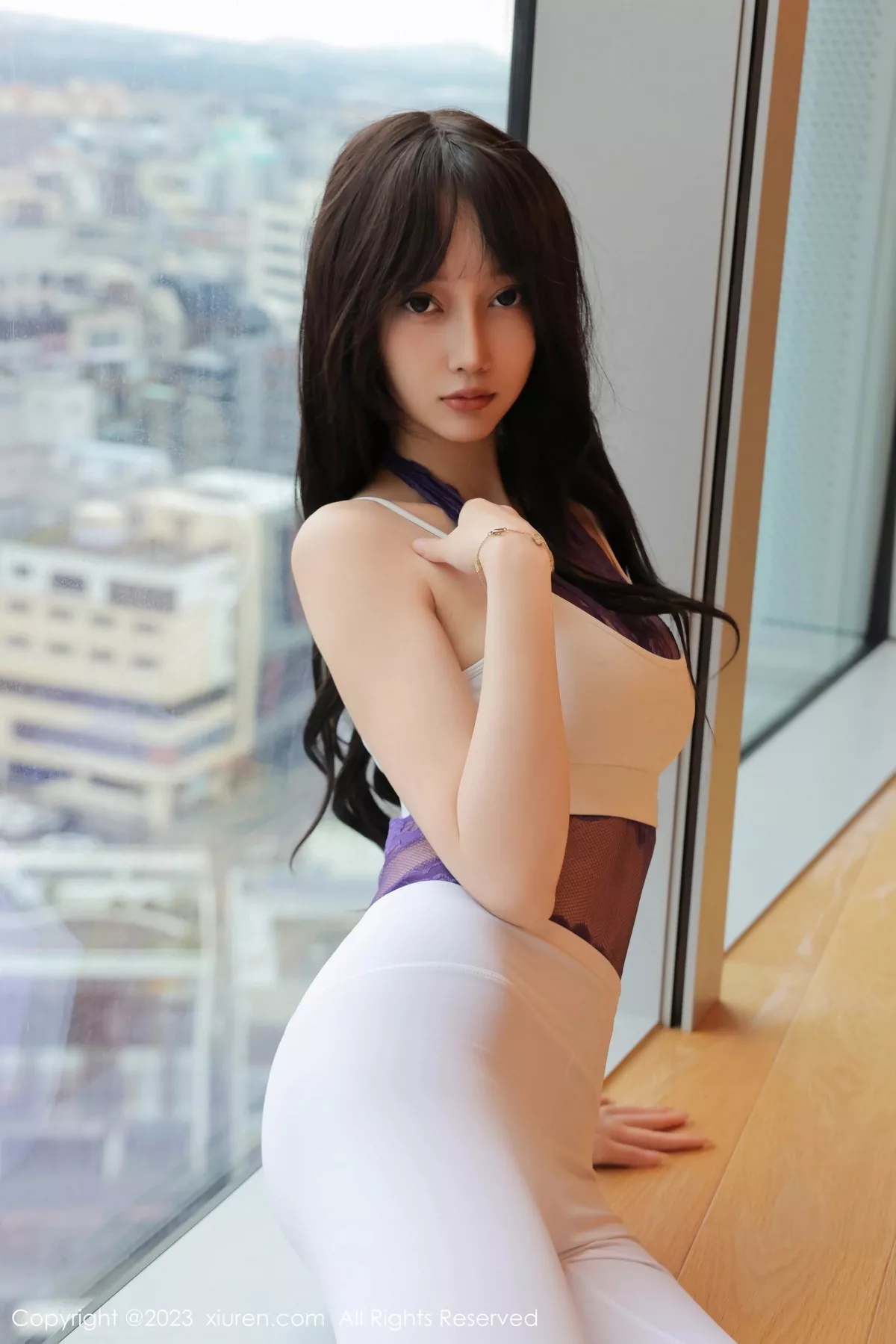 [[XiuRen秀人网]秀人网]No.7570_模特玥儿玥er脱白色服饰露性感紫色蕾丝情趣内衣完美诱惑写真55P