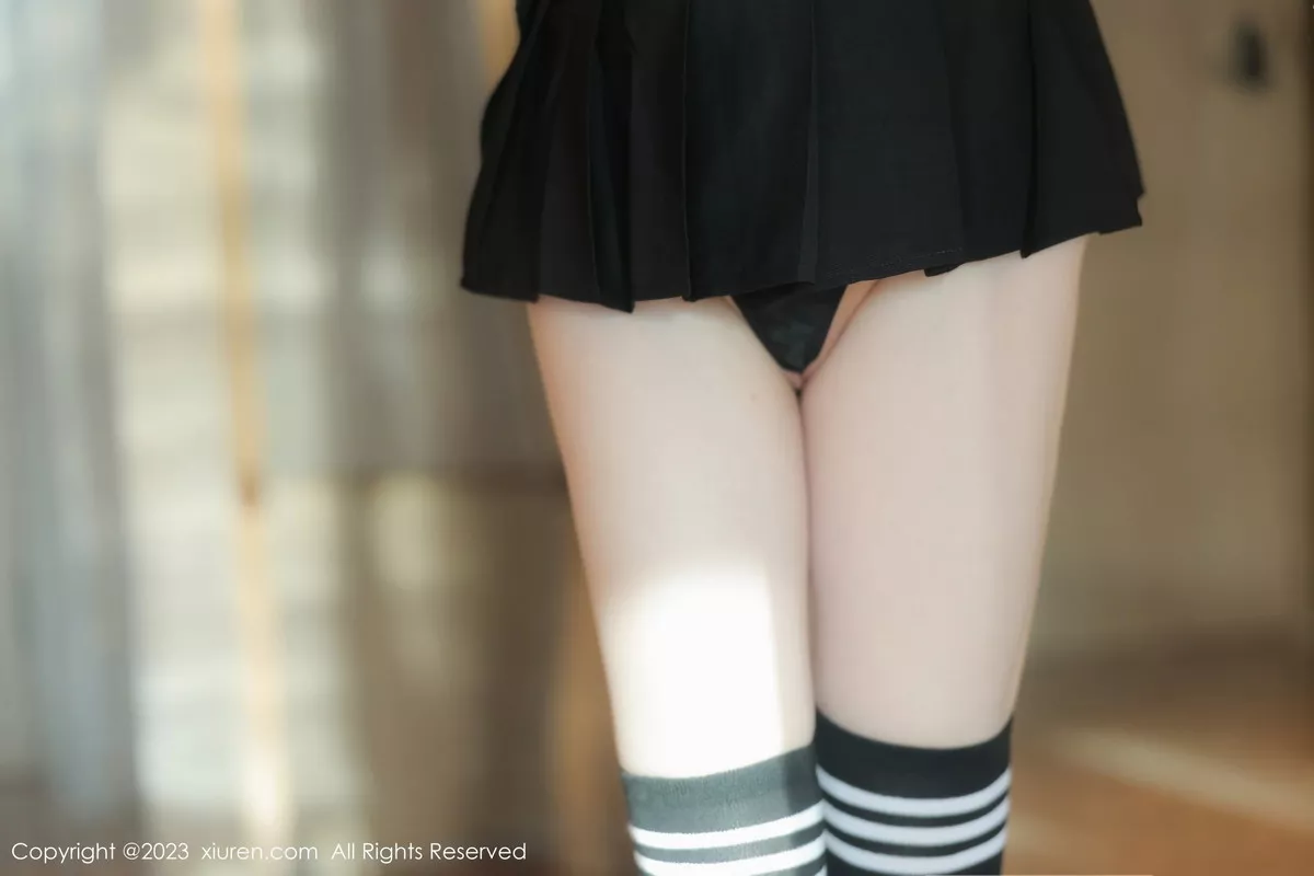 [[XiuRen秀人网]秀人网]No.7534_模特林悠悠性感短款白T配黑色短裙半撩秀翘臀美腿惹火诱惑写真81P