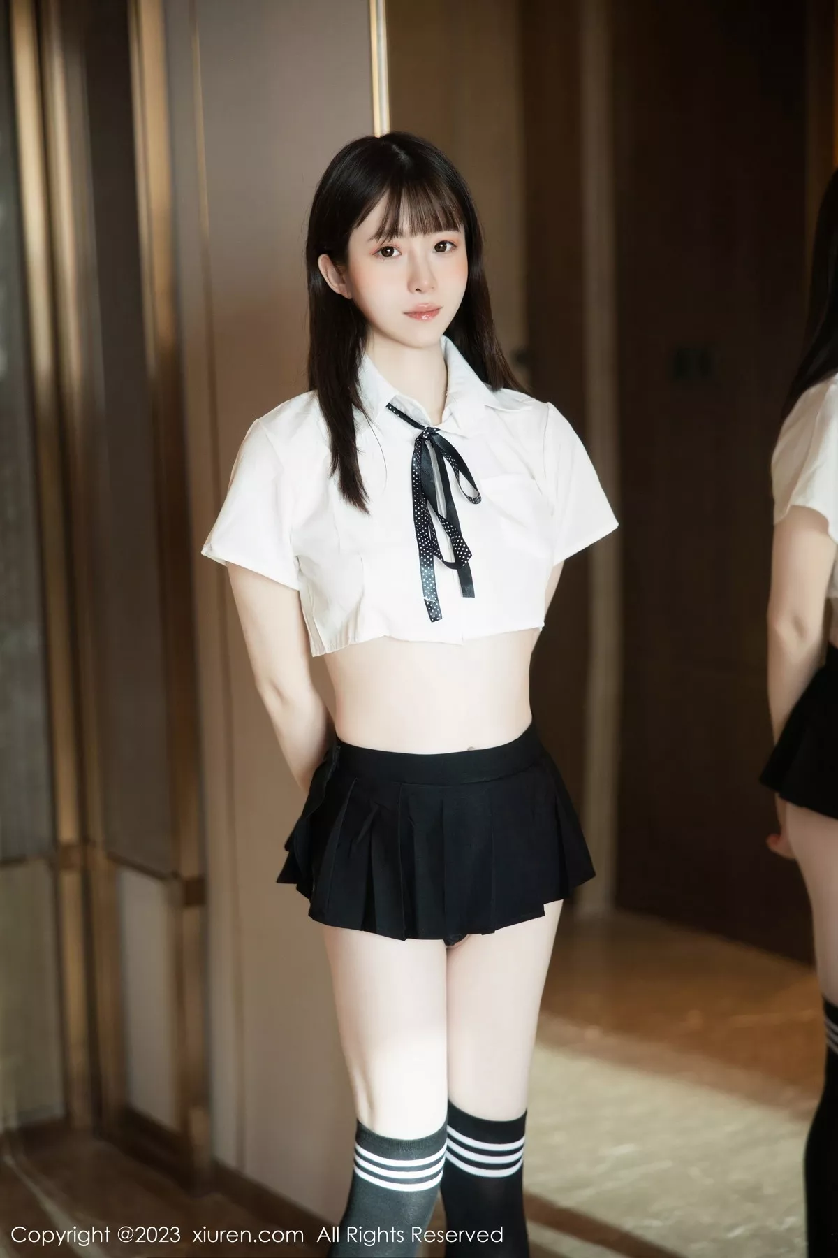[[XiuRen秀人网]秀人网]No.7534_模特林悠悠性感短款白T配黑色短裙半撩秀翘臀美腿惹火诱惑写真81P
