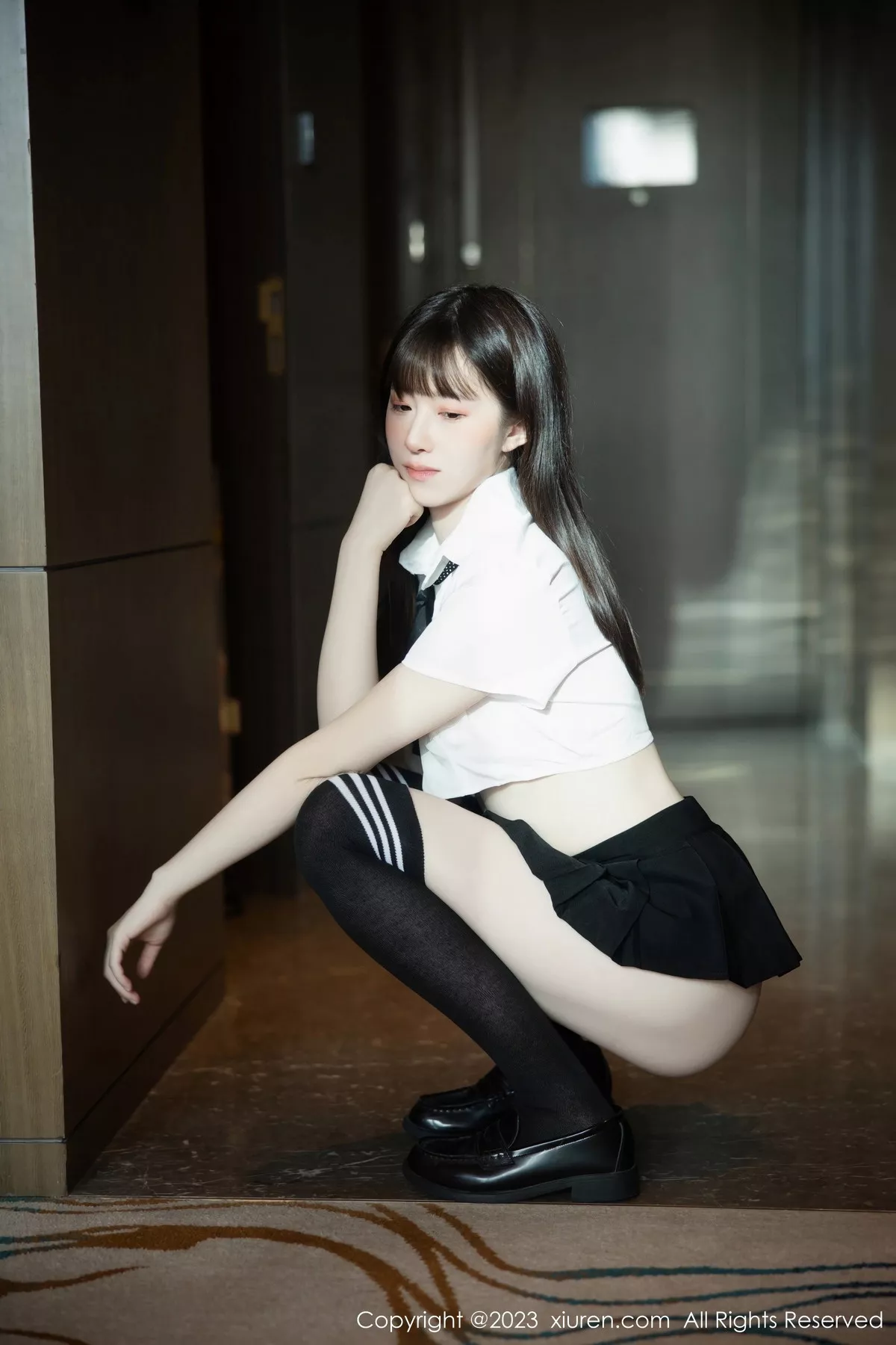 [[XiuRen秀人网]秀人网]No.7534_模特林悠悠性感短款白T配黑色短裙半撩秀翘臀美腿惹火诱惑写真81P