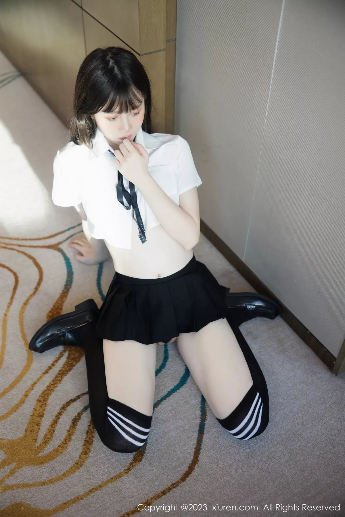 [[XiuRen秀人网]秀人网]No.7534_模特林悠悠性感短款白T配黑色短裙半撩秀翘臀美腿惹火诱惑写真81P