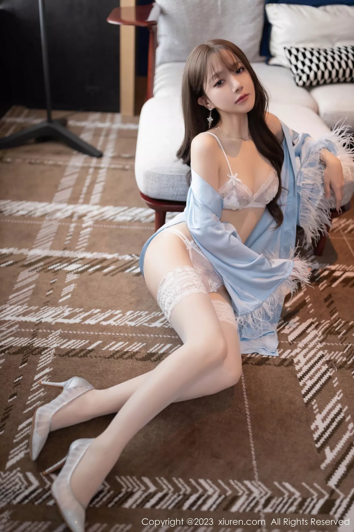 [[XiuRen秀人网]秀人网]No.7544_模特鱼子酱Fish性感浅蓝睡裙露白色蕾丝内衣配白丝袜诱惑写真87P