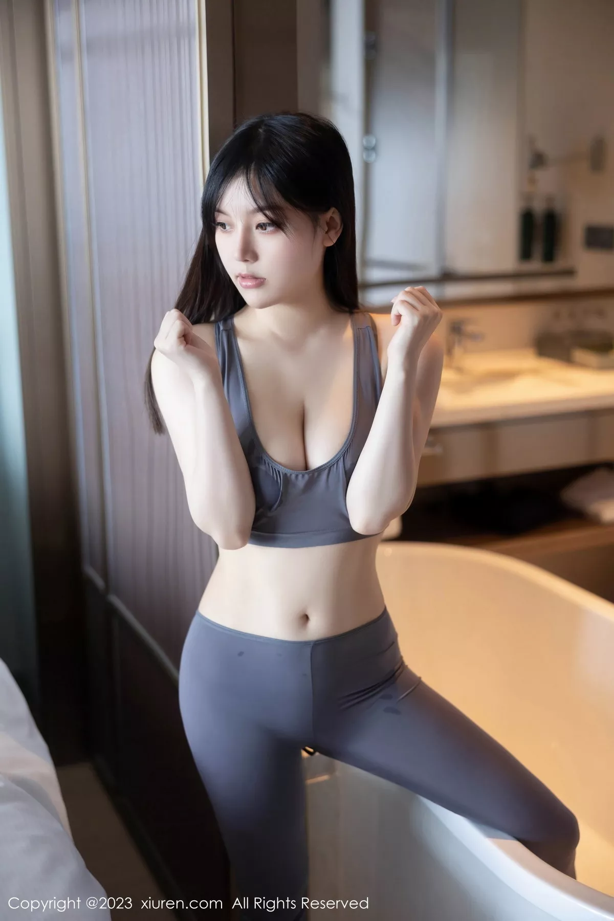 [[XiuRen秀人网]秀人网]No.7543_模特豆瓣酱健身房性感灰色运动瑜伽服紧身秀丰满身材诱惑写真82P