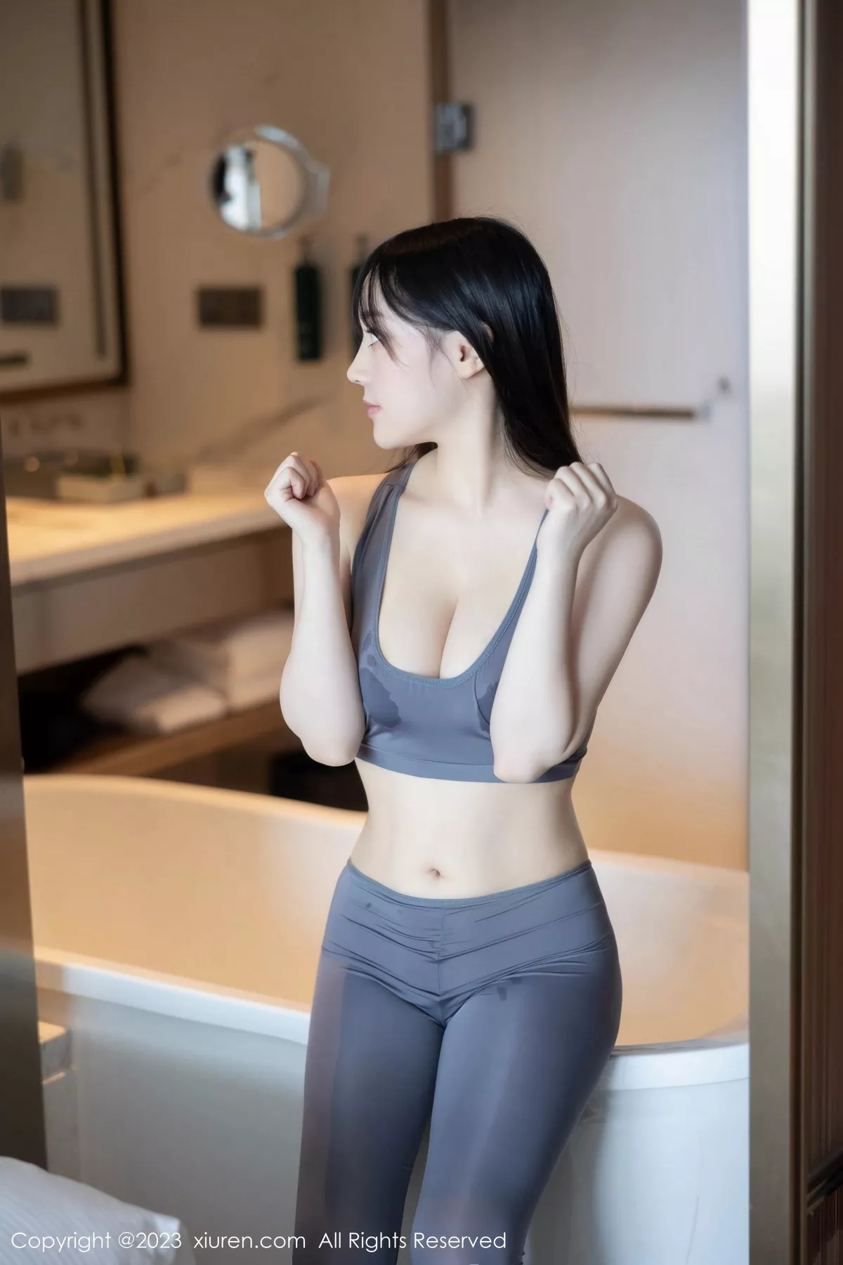 [[XiuRen秀人网]秀人网]No.7543_模特豆瓣酱健身房性感灰色运动瑜伽服紧身秀丰满身材诱惑写真82P