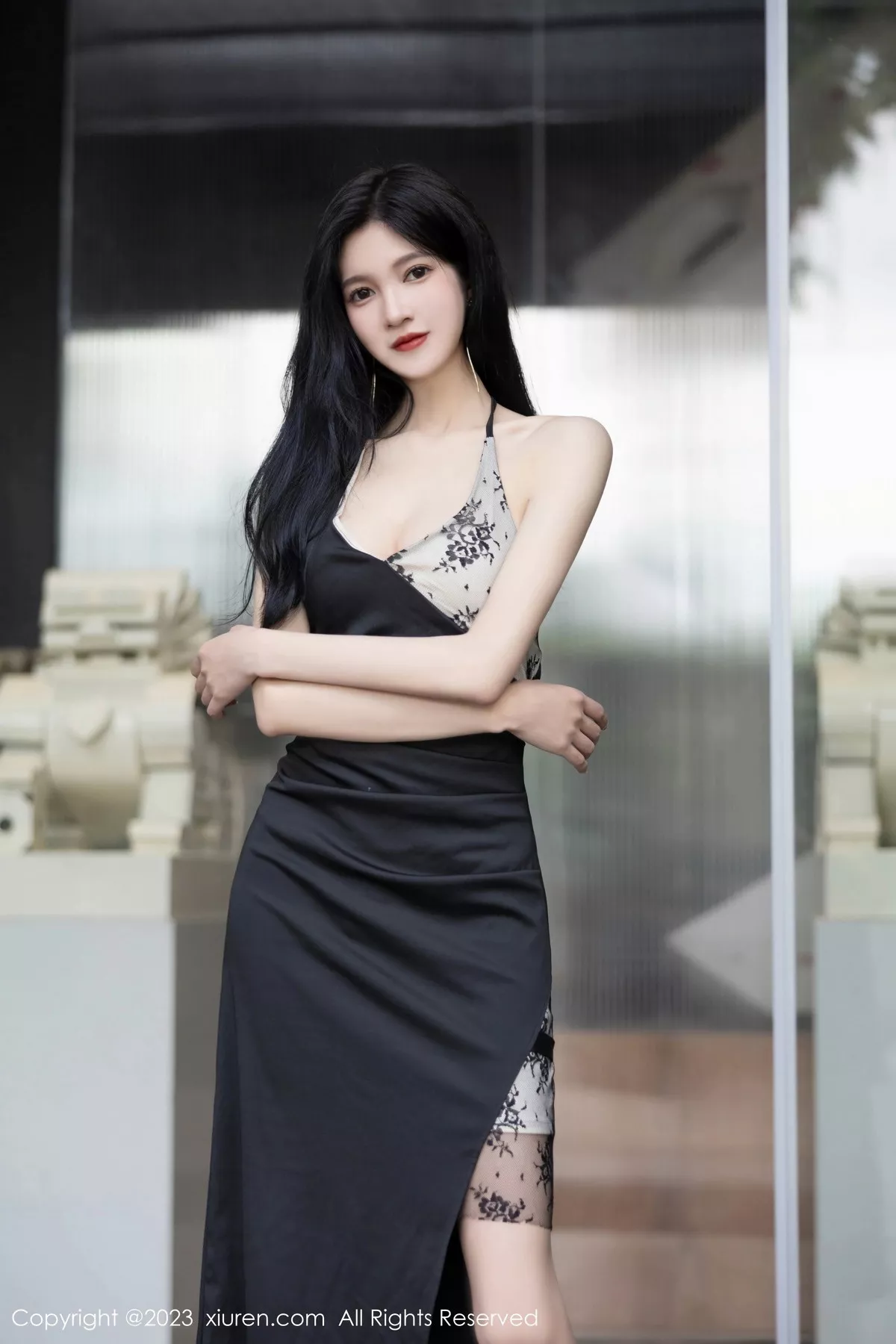 [[XiuRen秀人网]秀人网]No.7556_模特程程程性感黑色露肩连衣长裙露黑色情趣内衣惹火诱惑写真84P