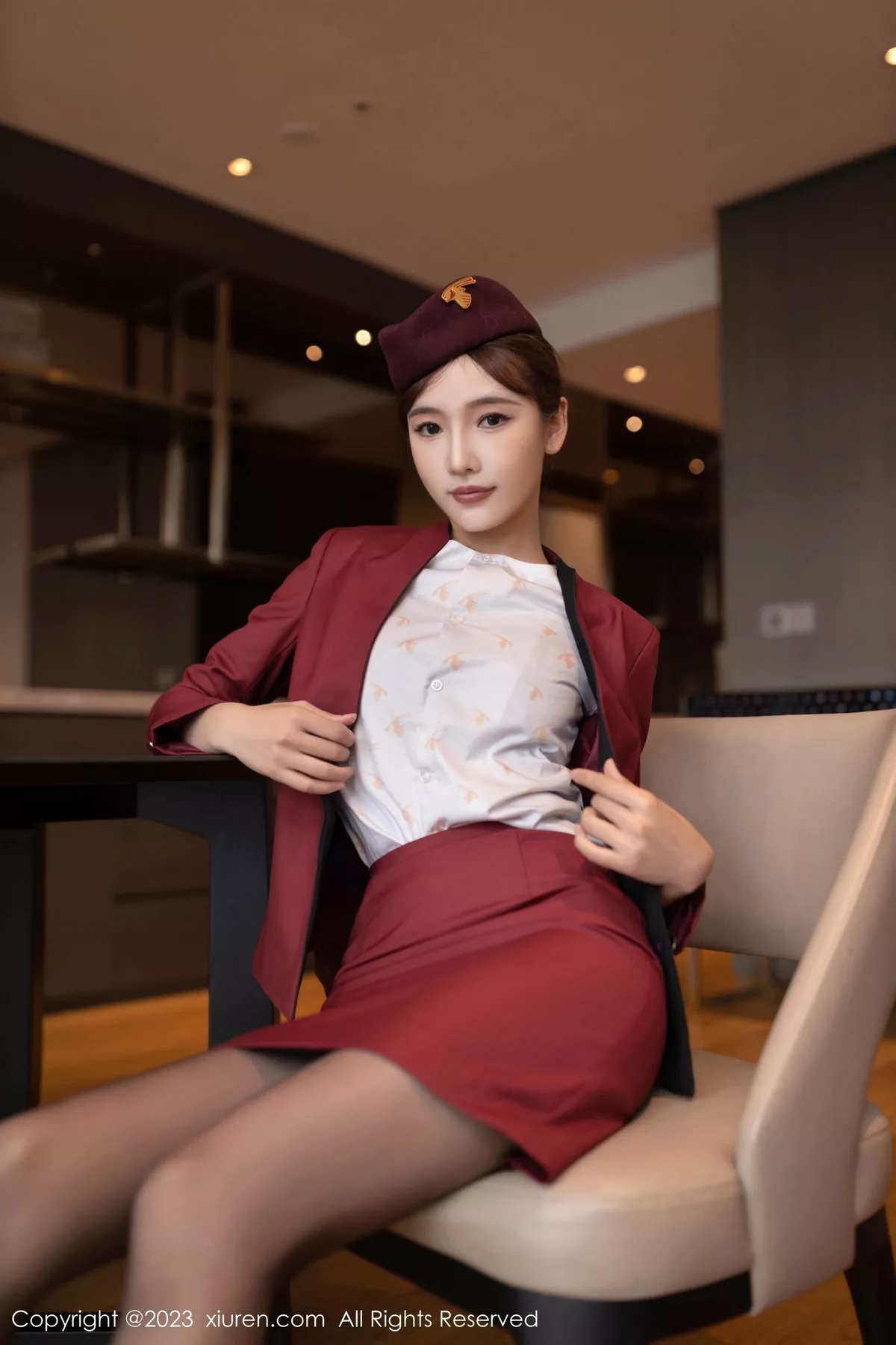 [[XiuRen秀人网]秀人网]No.7569_模特陆萱萱脱空姐制服露性感黑色蕾丝内衣配超薄黑丝诱惑写真80P