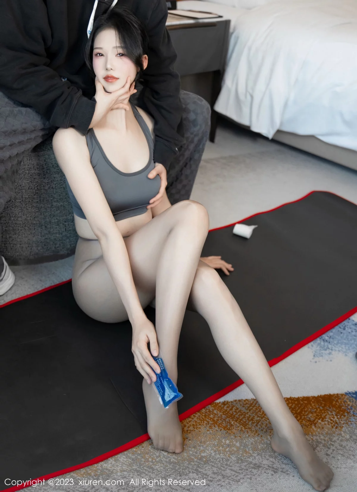 [[XiuRen秀人网]秀人网]No.7882_模特利世性感灰色瑜伽服饰配超薄无内灰丝秀曼妙身姿诱惑写真80P