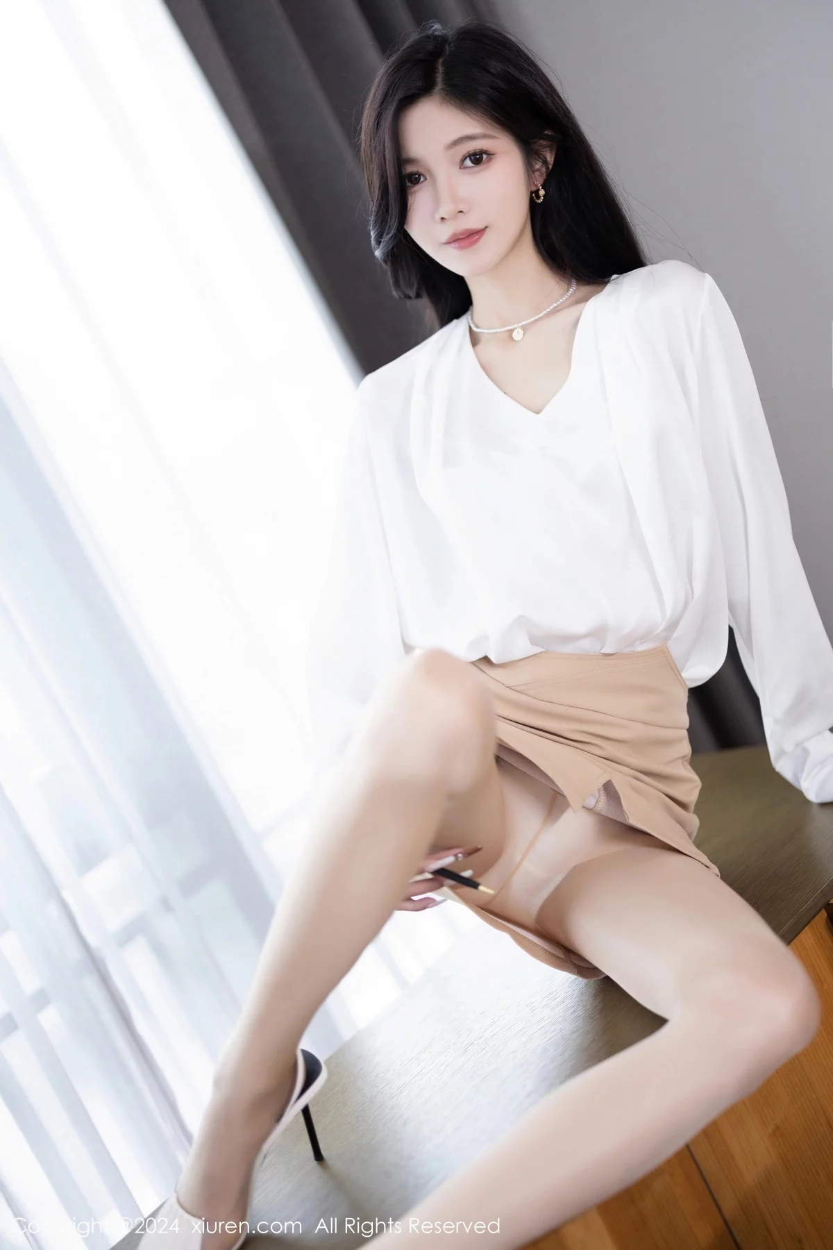 [[XiuRen秀人网]秀人网]No.7906_模特程程程白上衣配杏色短裙露性感白色内衣秀苗条身材迷人写真82P
