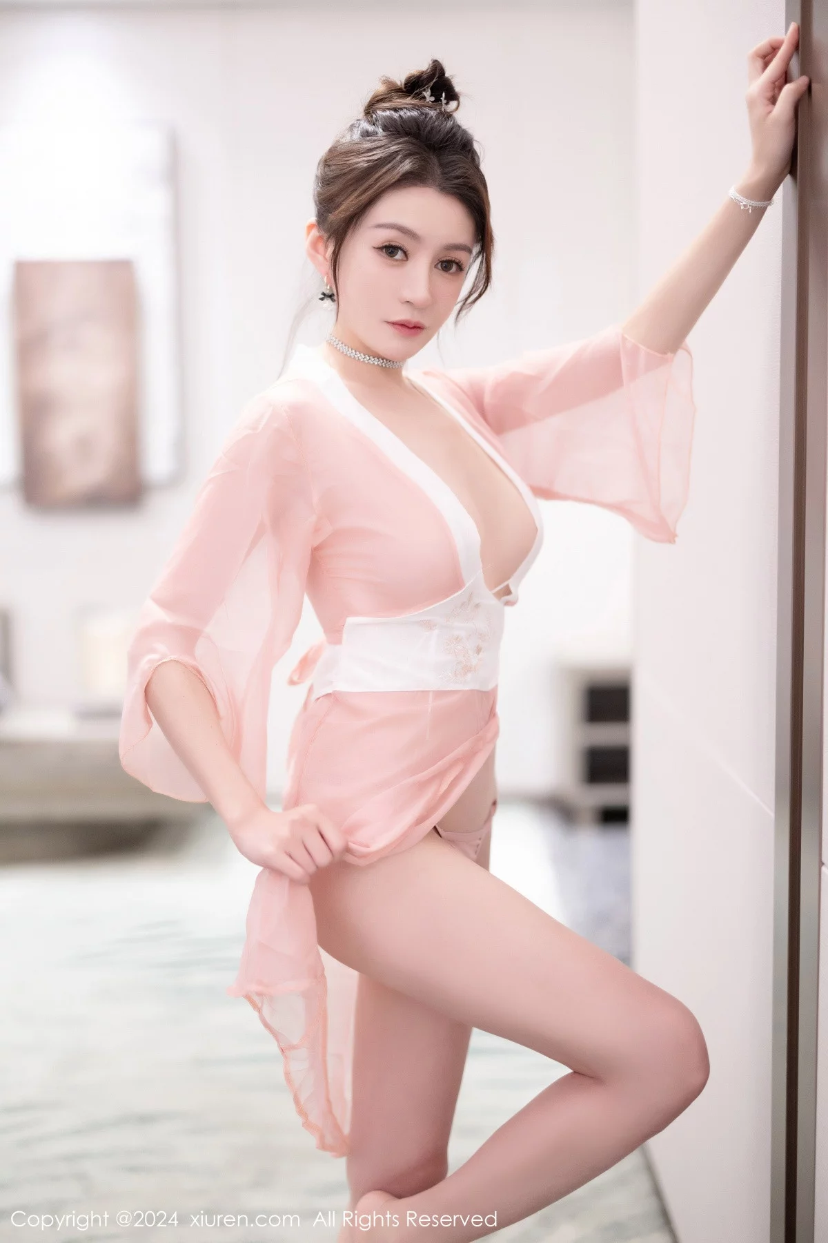[[XiuRen秀人网]秀人网]No.7927_模特唐宁宁白色露肩长裙+性感粉色情趣服饰秀惹火身材诱惑写真81P