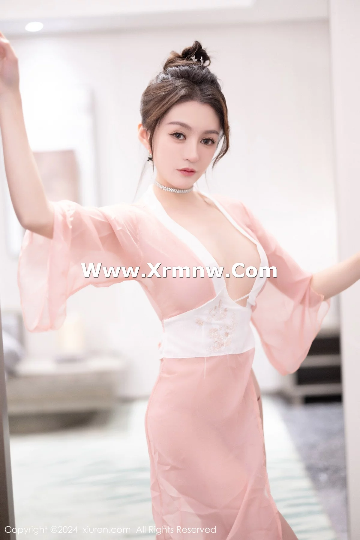 [[XiuRen秀人网]秀人网]No.7927_模特唐宁宁白色露肩长裙+性感粉色情趣服饰秀惹火身材诱惑写真81P