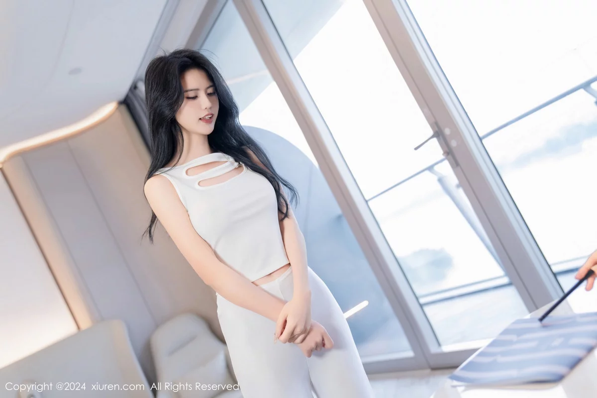 [[XiuRen秀人网]秀人网]No.7937_模特浅浅Danny性感简约白色套装露白色内衣秀曼妙身姿诱惑写真82P