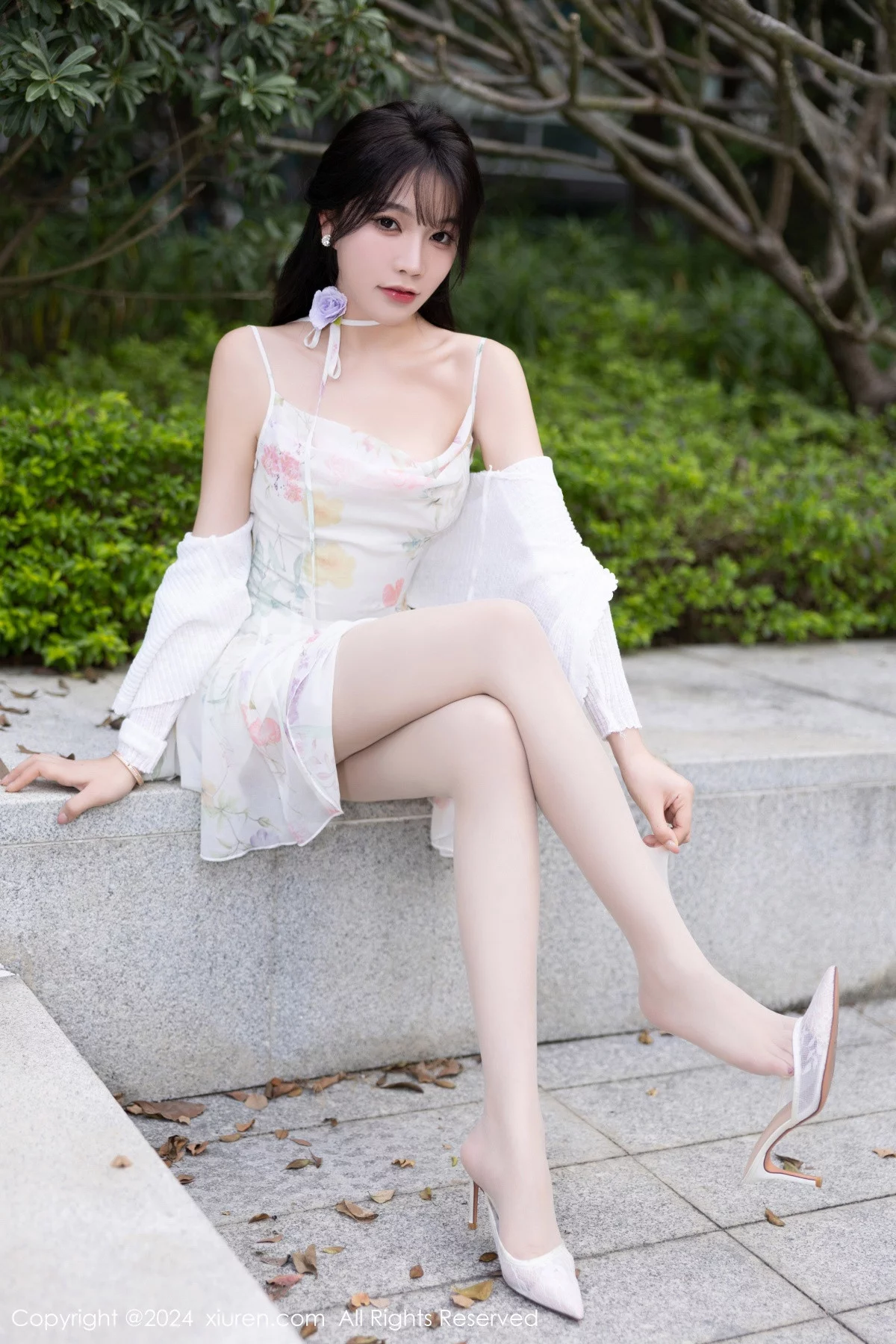 [[XiuRen秀人网]秀人网]No.7959_女神徐莉芝Booty性感白色短裙+黑色情趣服饰秀曼妙身姿诱惑写真82P