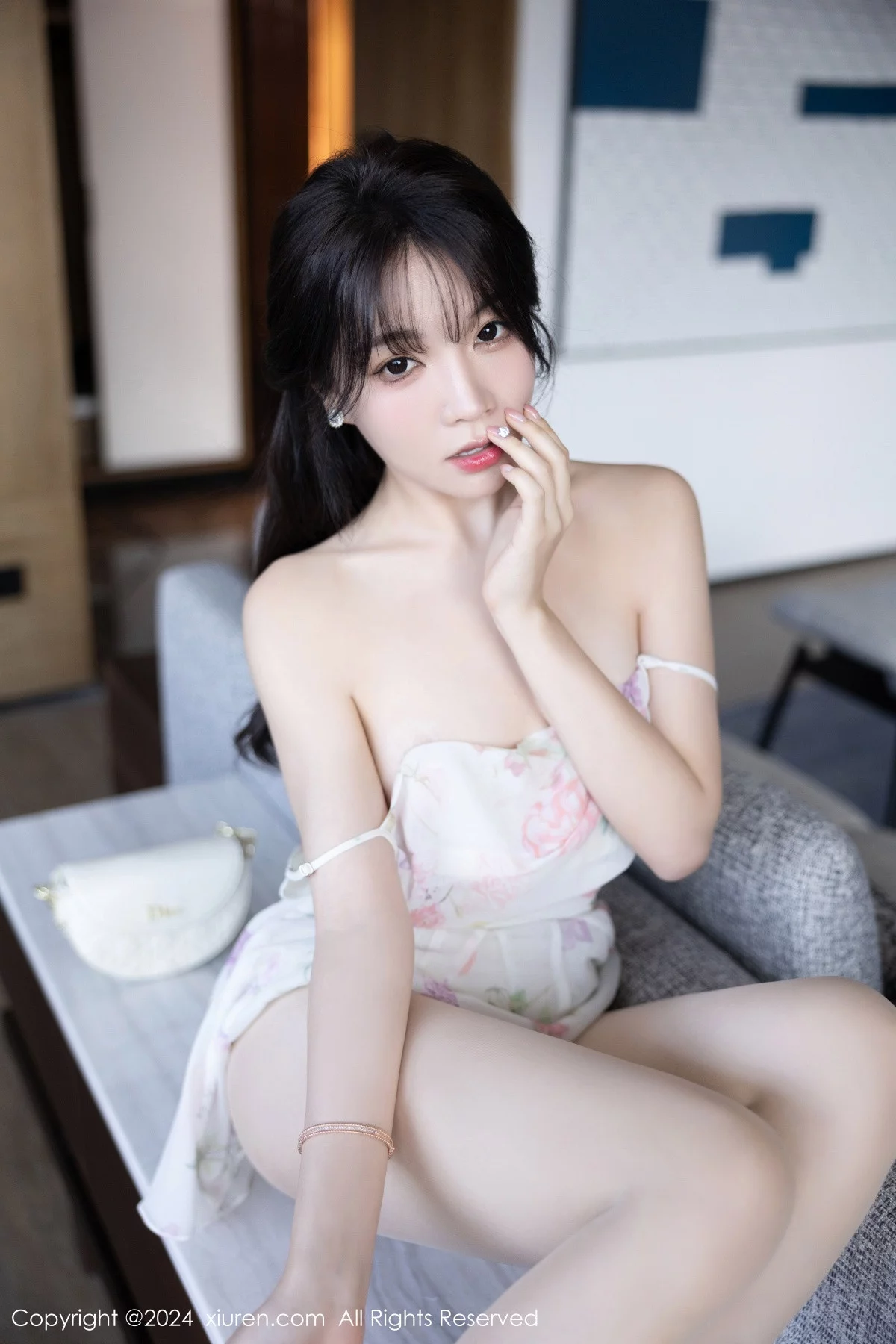 [[XiuRen秀人网]秀人网]No.7959_女神徐莉芝Booty性感白色短裙+黑色情趣服饰秀曼妙身姿诱惑写真82P