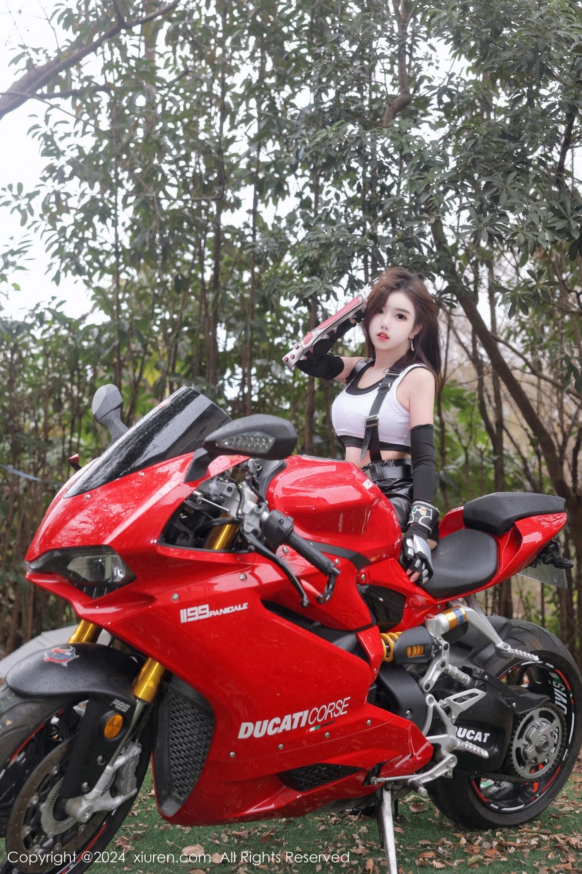 [[XiuRen秀人网]秀人网]No.7969_模特小薯条nienie摩托女郎角色白上衣配黑短裙秀丰满身材诱惑写真69P