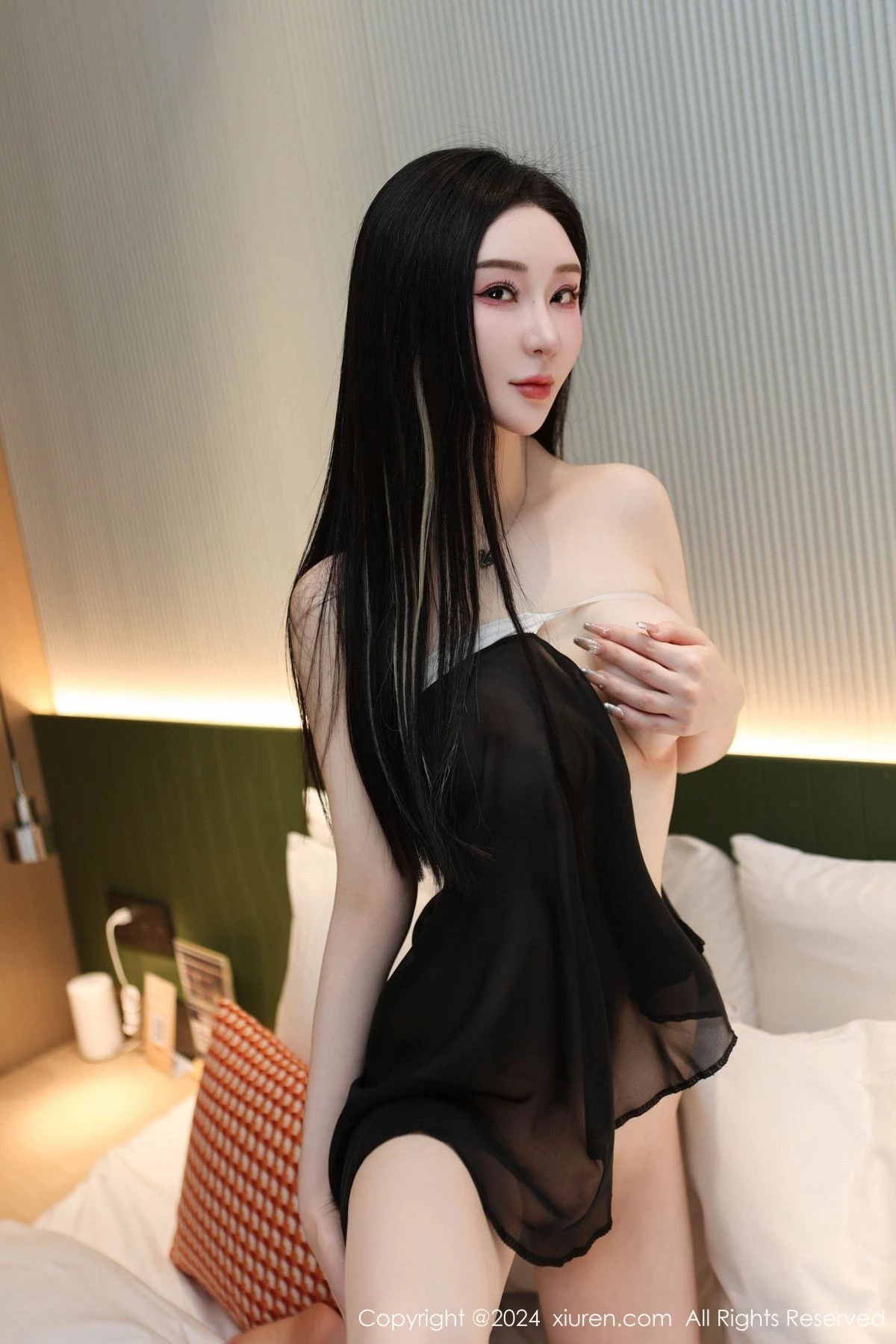 [[XiuRen秀人网]秀人网]No.7967_模特田兮白性感黑色情趣旗袍配超薄黑丝秀丰腴身姿撩人诱惑写真83P