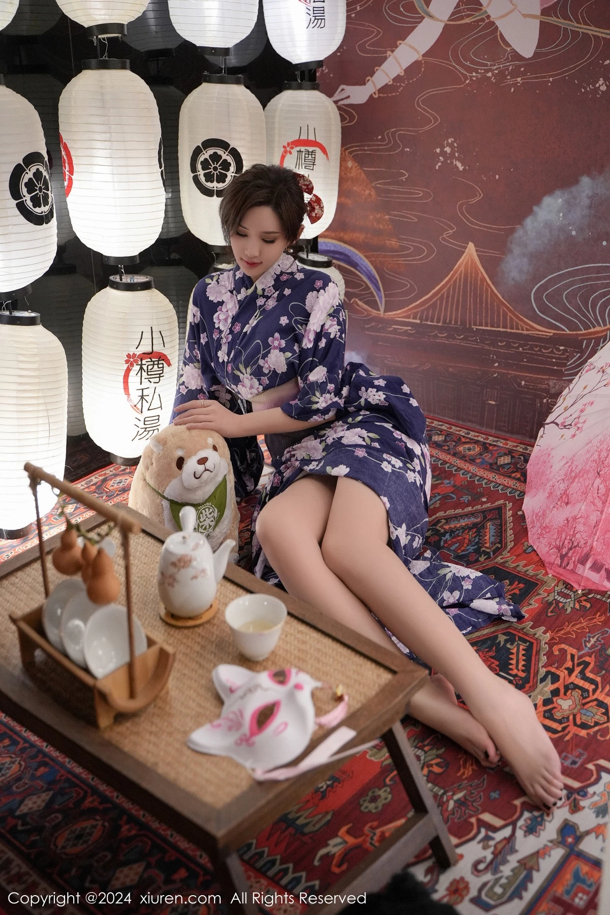 [[XiuRen秀人网]秀人网]No.7975_女神Carol周妍希深蓝色日式和服配超薄肉丝秀丰满身材诱惑写真70P