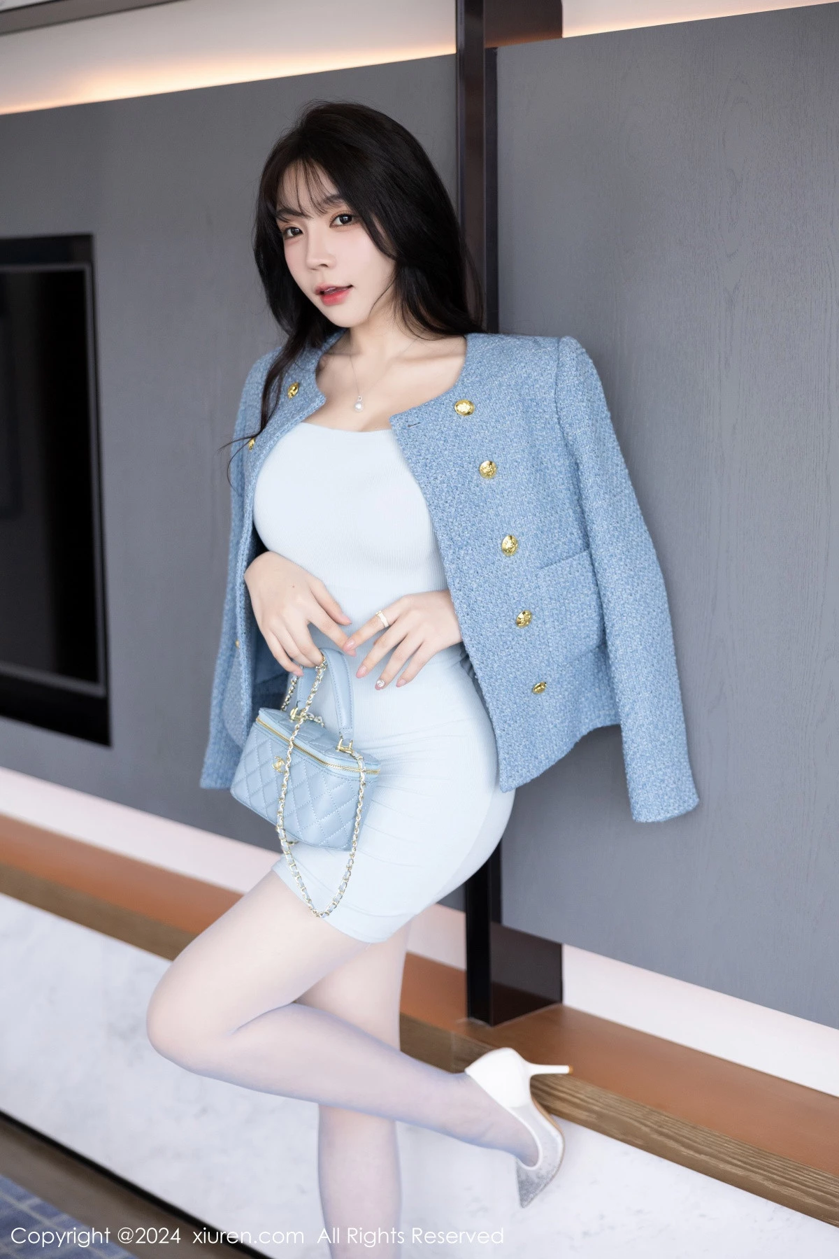 [[XiuRen秀人网]秀人网]No.7976_女神徐莉芝Booty淡蓝连衣短裙+白色蕾丝内衣秀曼妙身姿诱惑写真90P