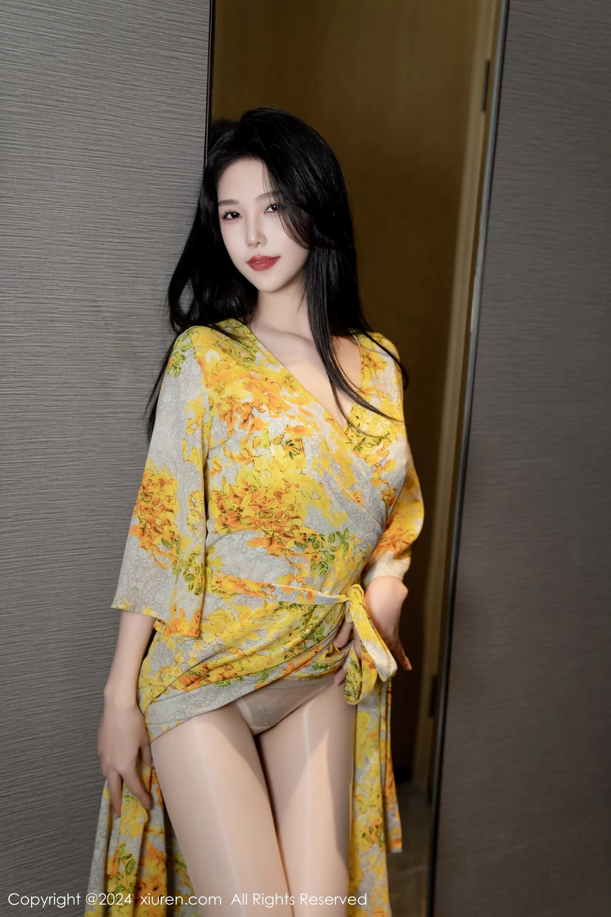 [[XiuRen秀人网]秀人网]No.7981_模特利世情节拍摄性感黄色连衣裙露白色蕾丝内衣完美诱惑写真99P