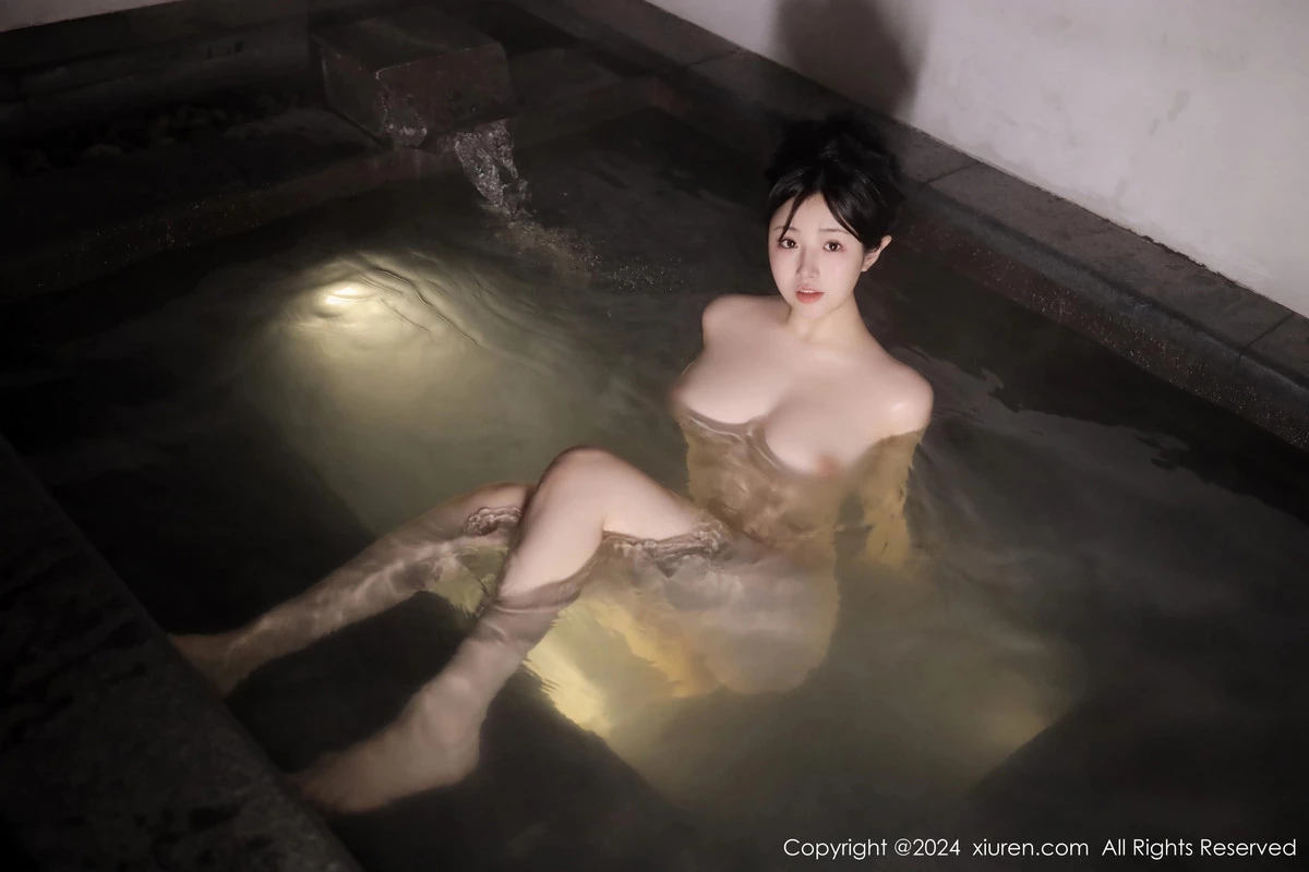 [[XiuRen秀人网]秀人网]No.7977_新人模特陈小花温泉场景性感白色浴巾裹身秀惹火身材诱惑写真58P