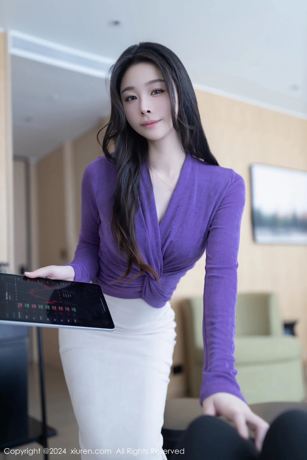 [[XiuRen秀人网]秀人网]No.7982_模特小逗逗经理角色扮演性感轻透花纹内衣秀曼妙身姿诱惑写真80P