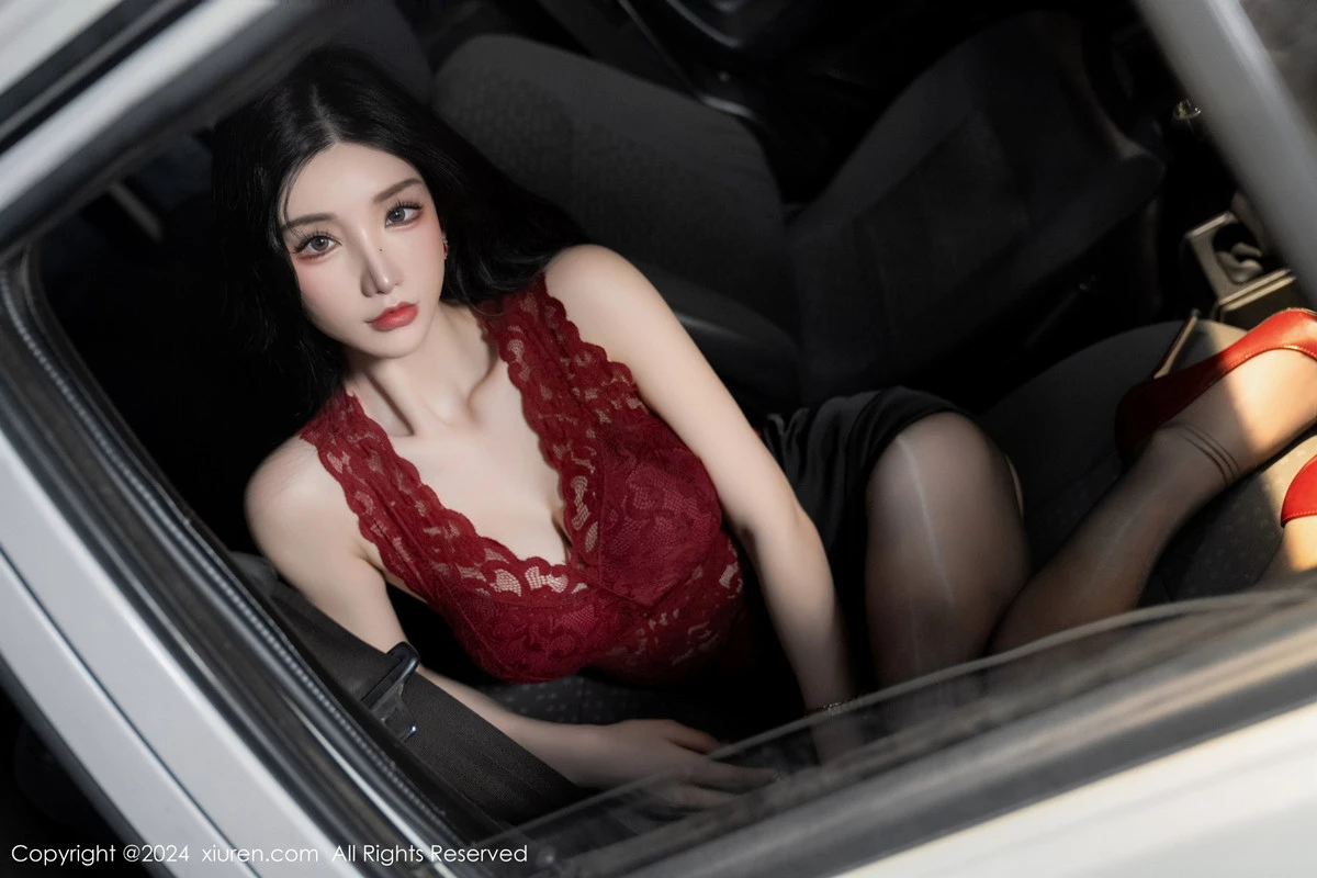 [[XiuRen秀人网]秀人网]No.7993_女神周于希Sally红色上衣配黑短裙露闪亮开档黑丝撩人诱惑写真83P
