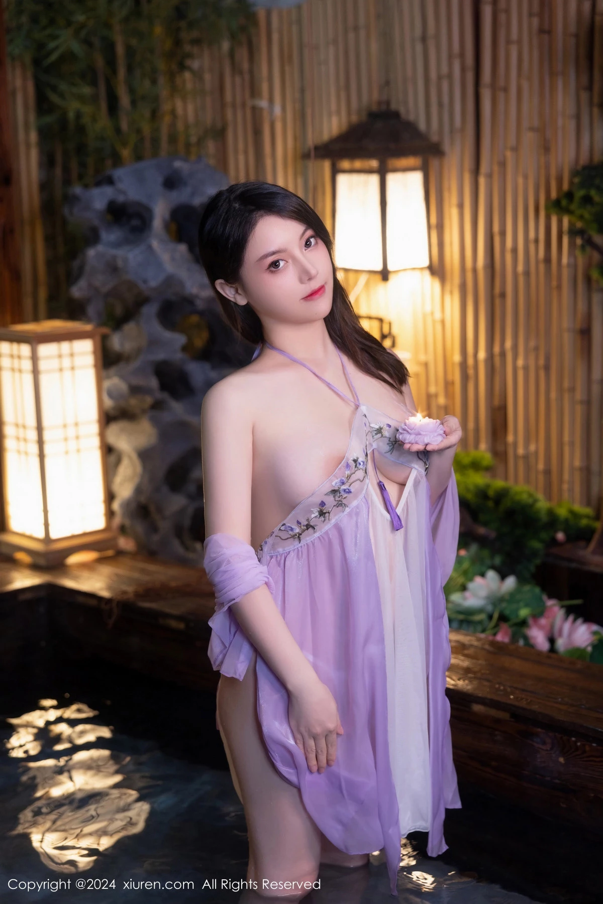 [[XiuRen秀人网]秀人网]No.8059_模特豆瓣酱性感轻透紫色古装服饰透视秀惹火身材极致诱惑写真80P
