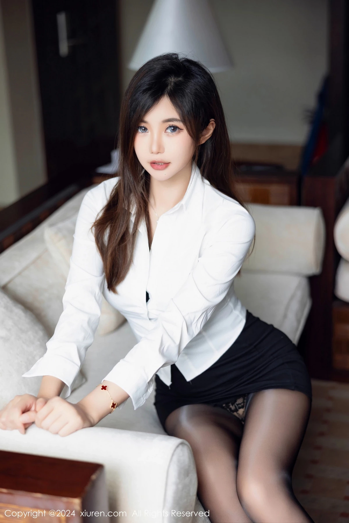 [[XiuRen秀人网]秀人网]No.8053_女神绮里嘉ula性感白T配黑短裙露蕾丝内衣秀曼妙身姿诱惑写真101P